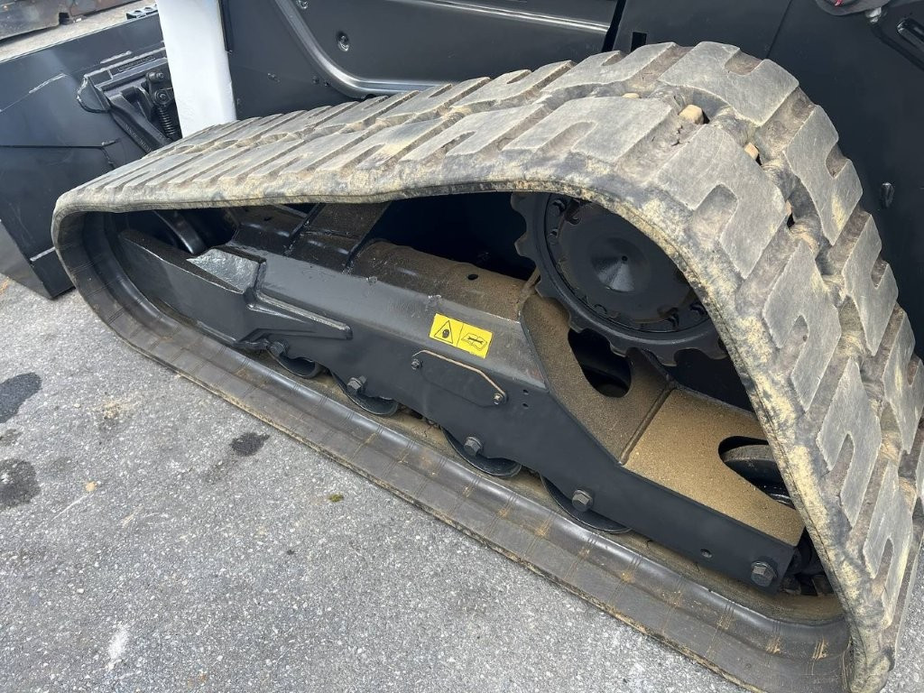 2022 Bobcat T76