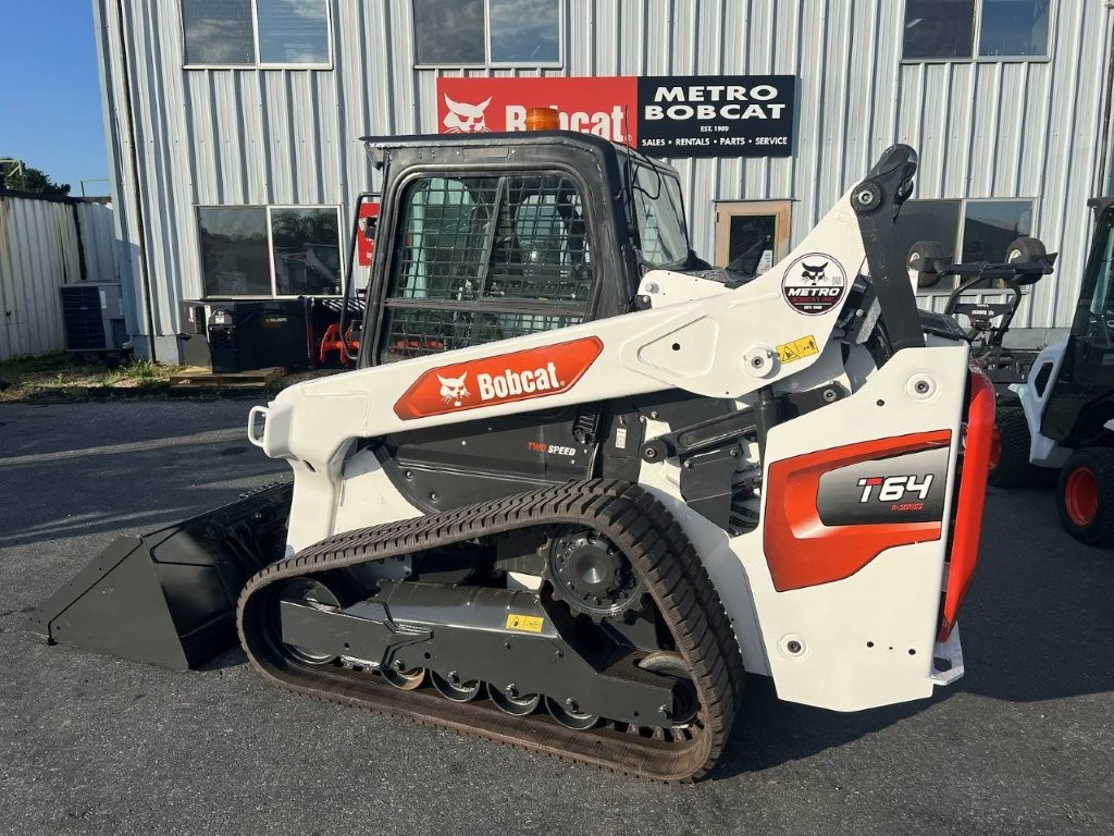 2025 Bobcat T64