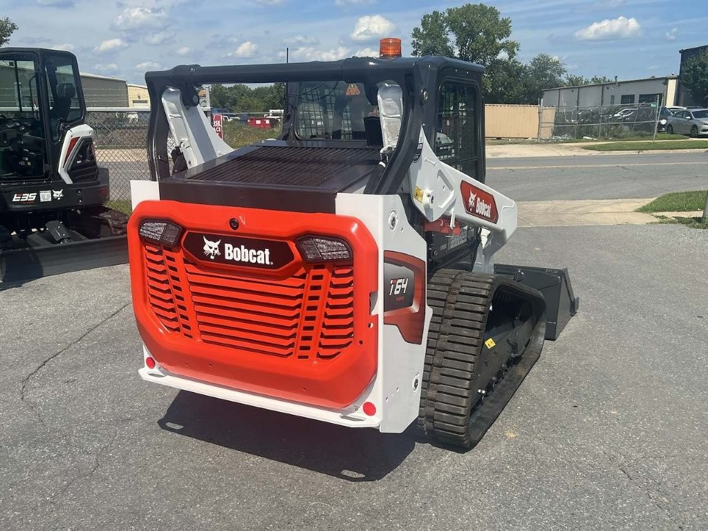 2025 Bobcat T64