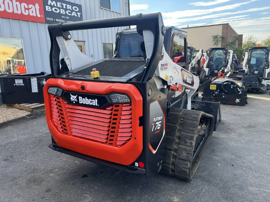 2022 Bobcat T76