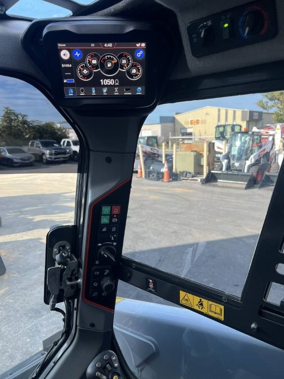 2022 Bobcat T76