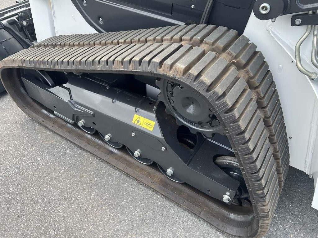 2025 Bobcat T64