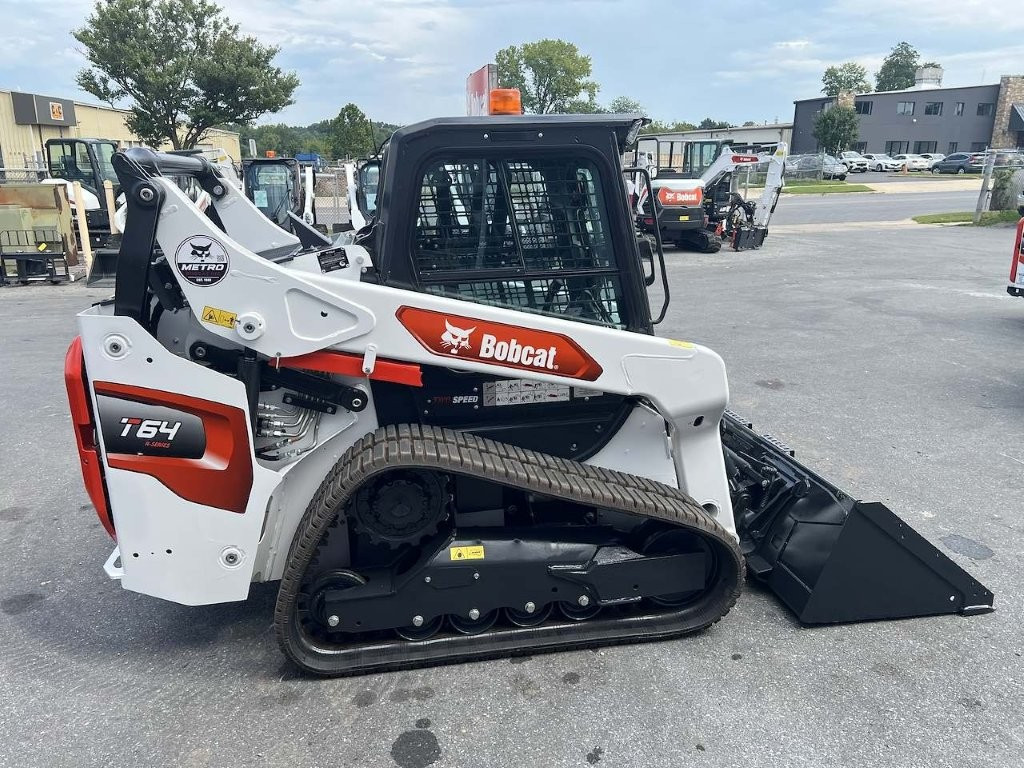 2025 Bobcat T64