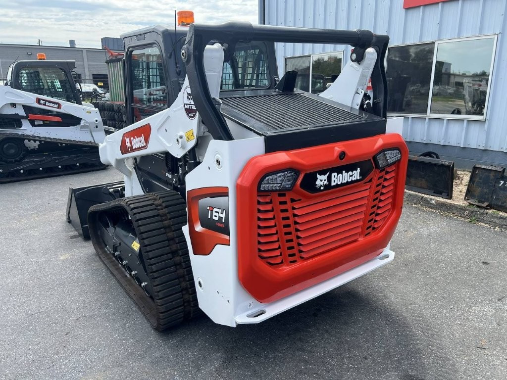 2025 Bobcat T64