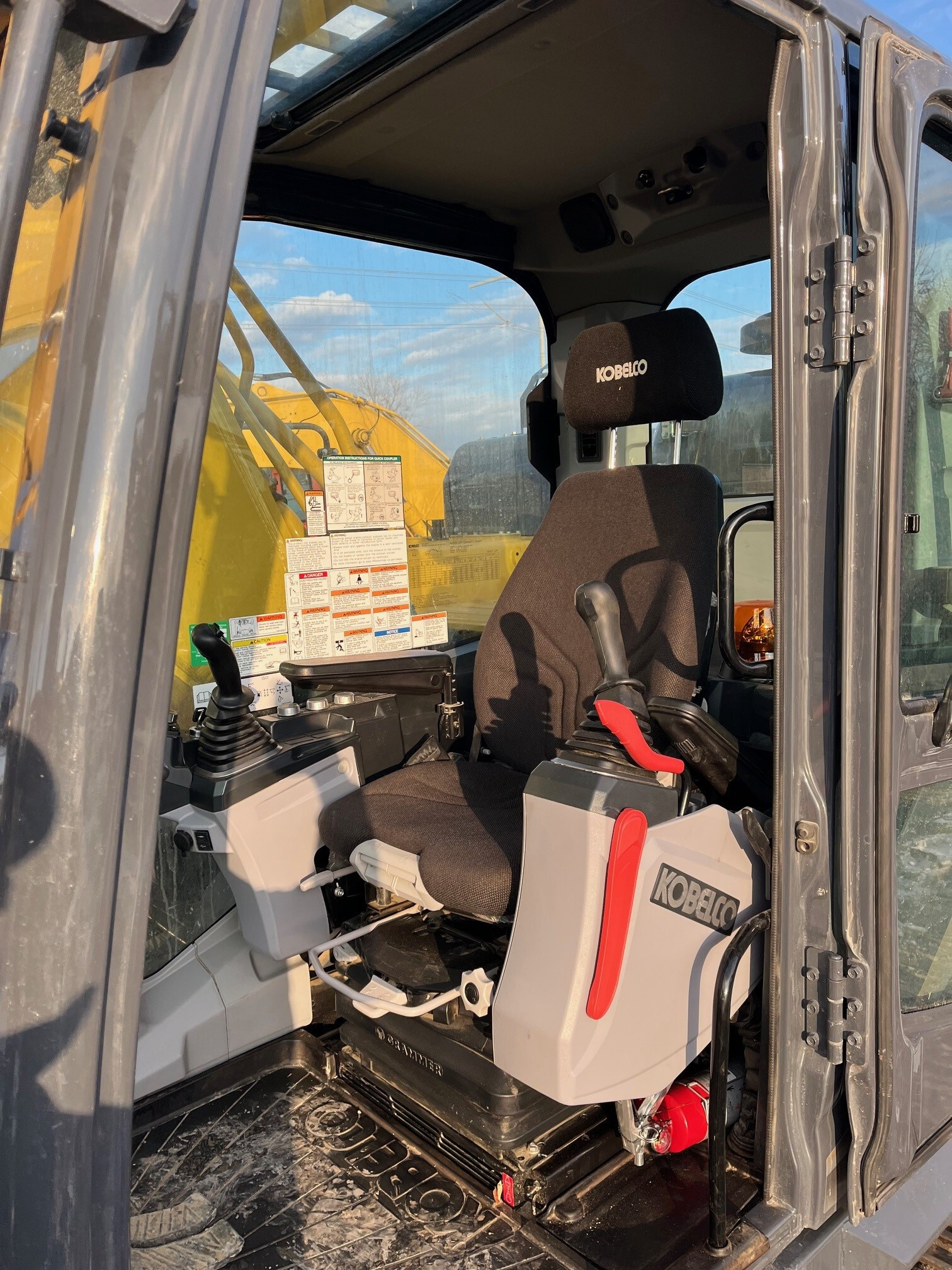 2023 Kobelco SK300LC-11
