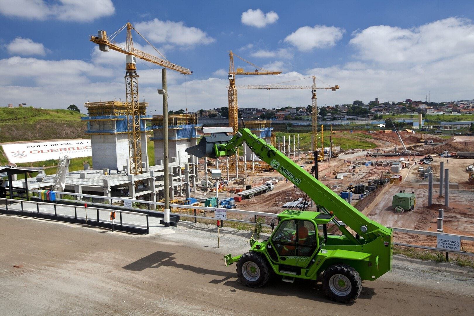 Photo of Merlo P40.17 PLUS