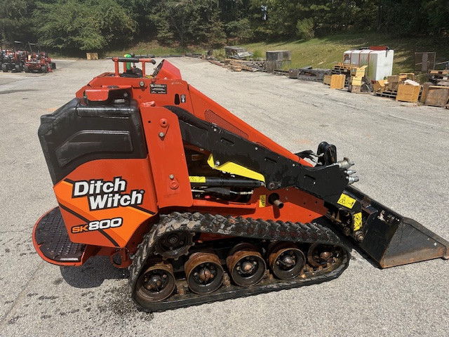 2021 Ditch Witch SK800, 44 in. Tooth Bucket