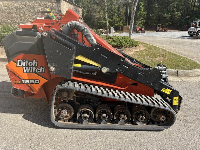 2022 Ditch Witch SK1550, new tracks, weight kit, dual lever controls