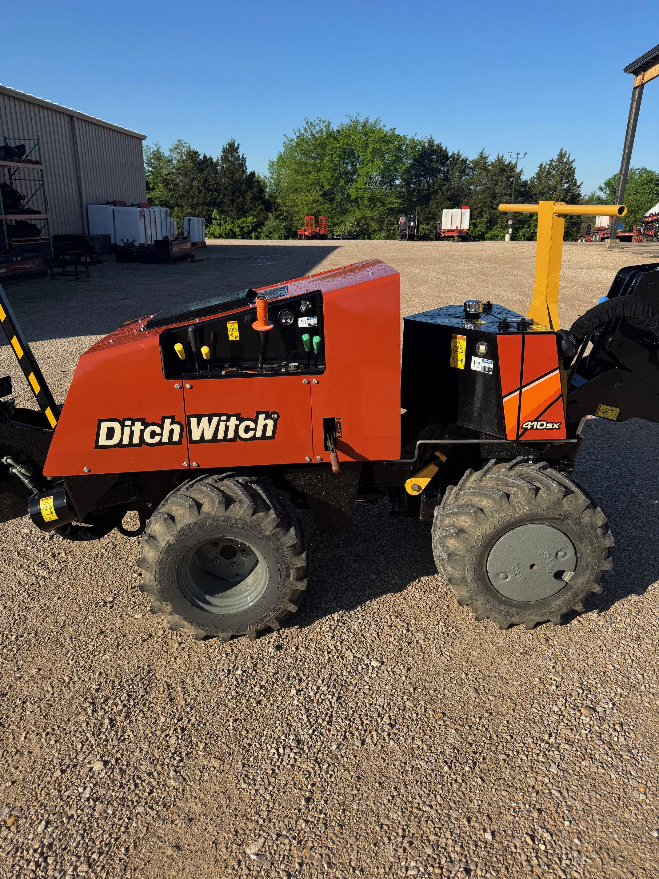 Photo of a 2015 Ditch Witch 410SX with boring attachment, H400 Trencher with 36