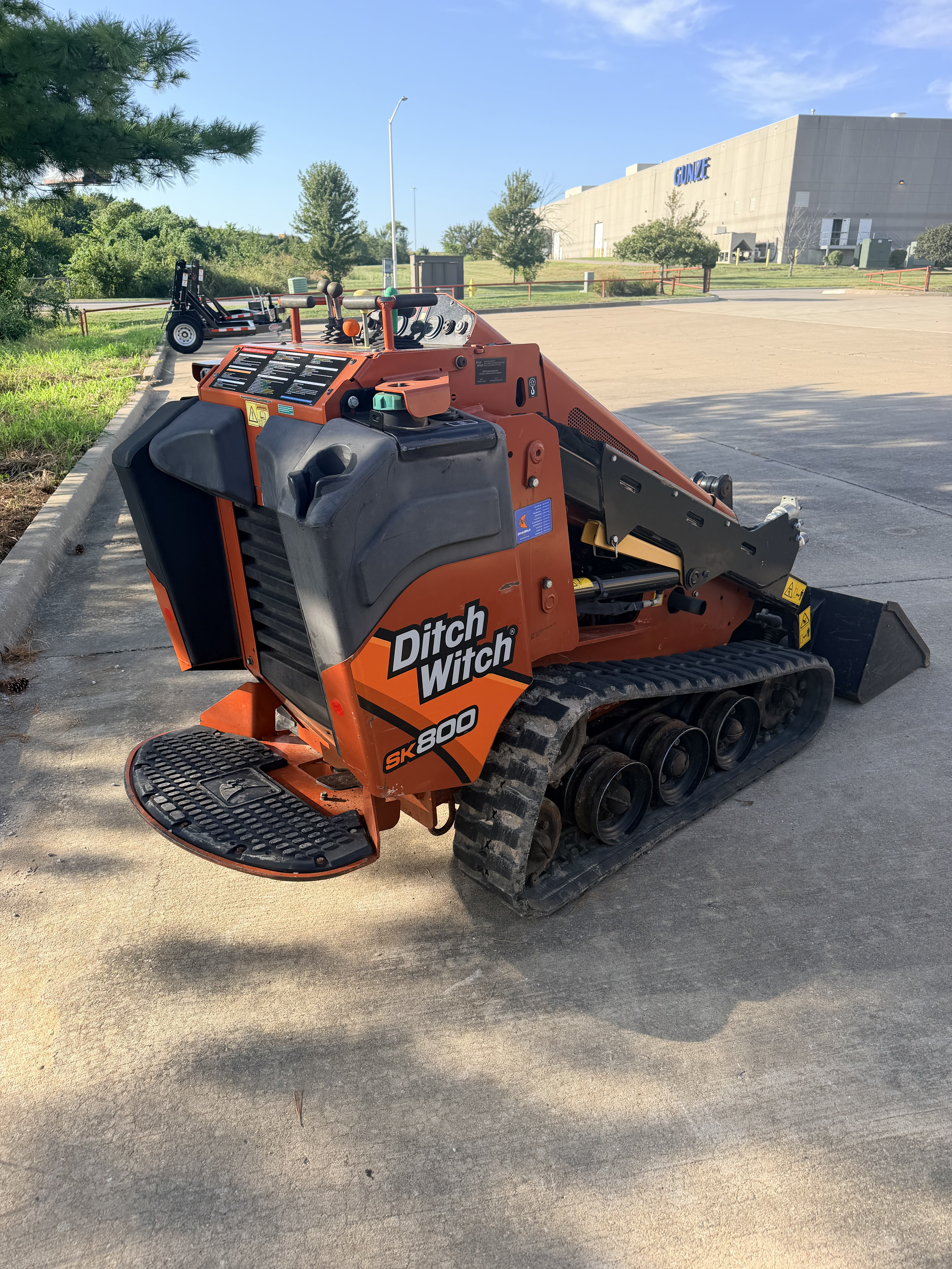 2017 Ditch Witch SK800 with 42 in. smooth bucket. Tracks in good condition. Dual stick ground drive. New pump and ground