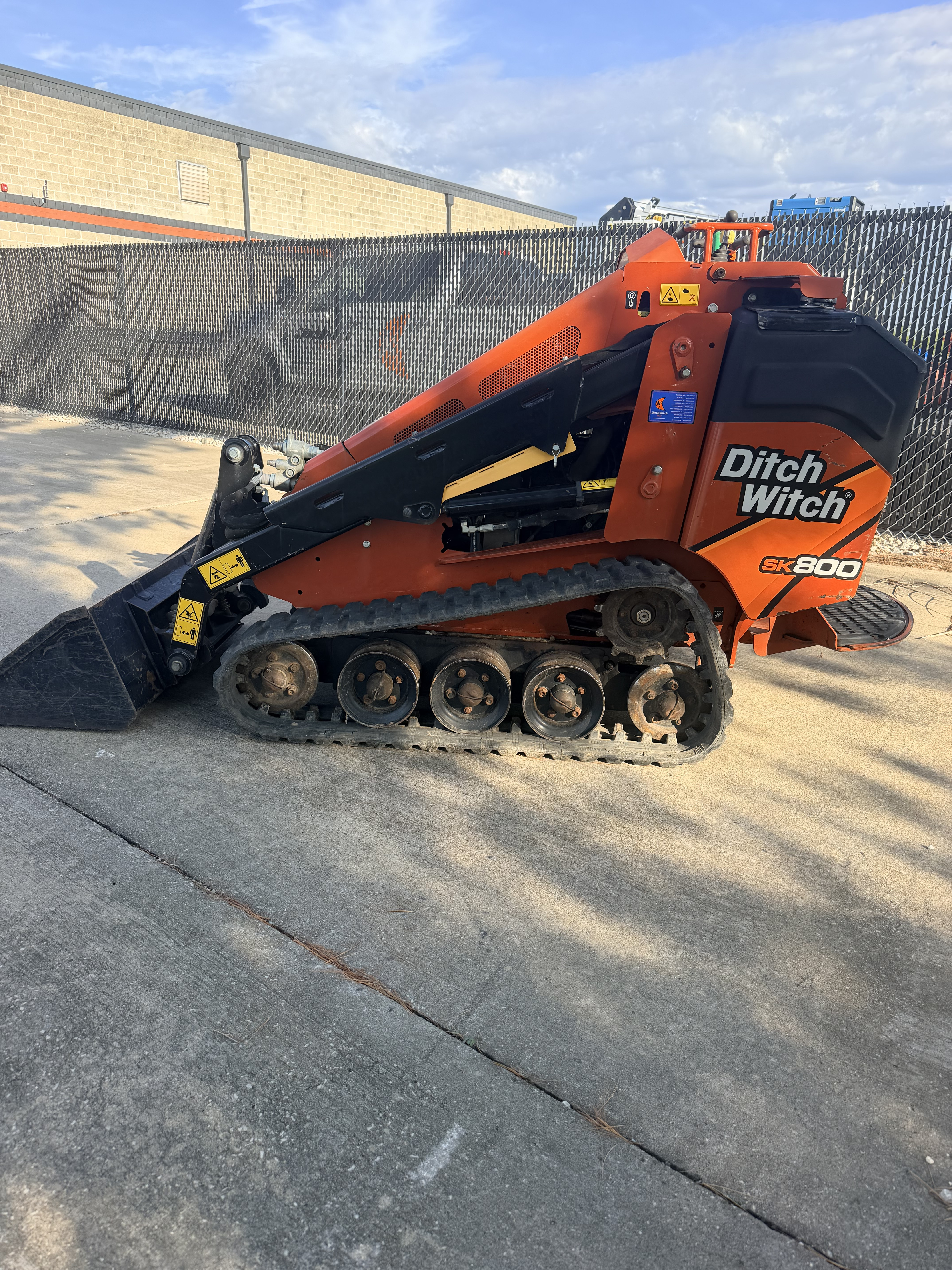 2017 Ditch Witch SK800 with 42 in. smooth bucket. Tracks in good condition. Dual stick ground drive. New pump and ground