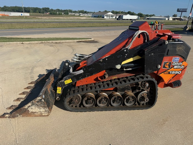 2019 Ditch Witch SK1550 with 52” tooth bucket