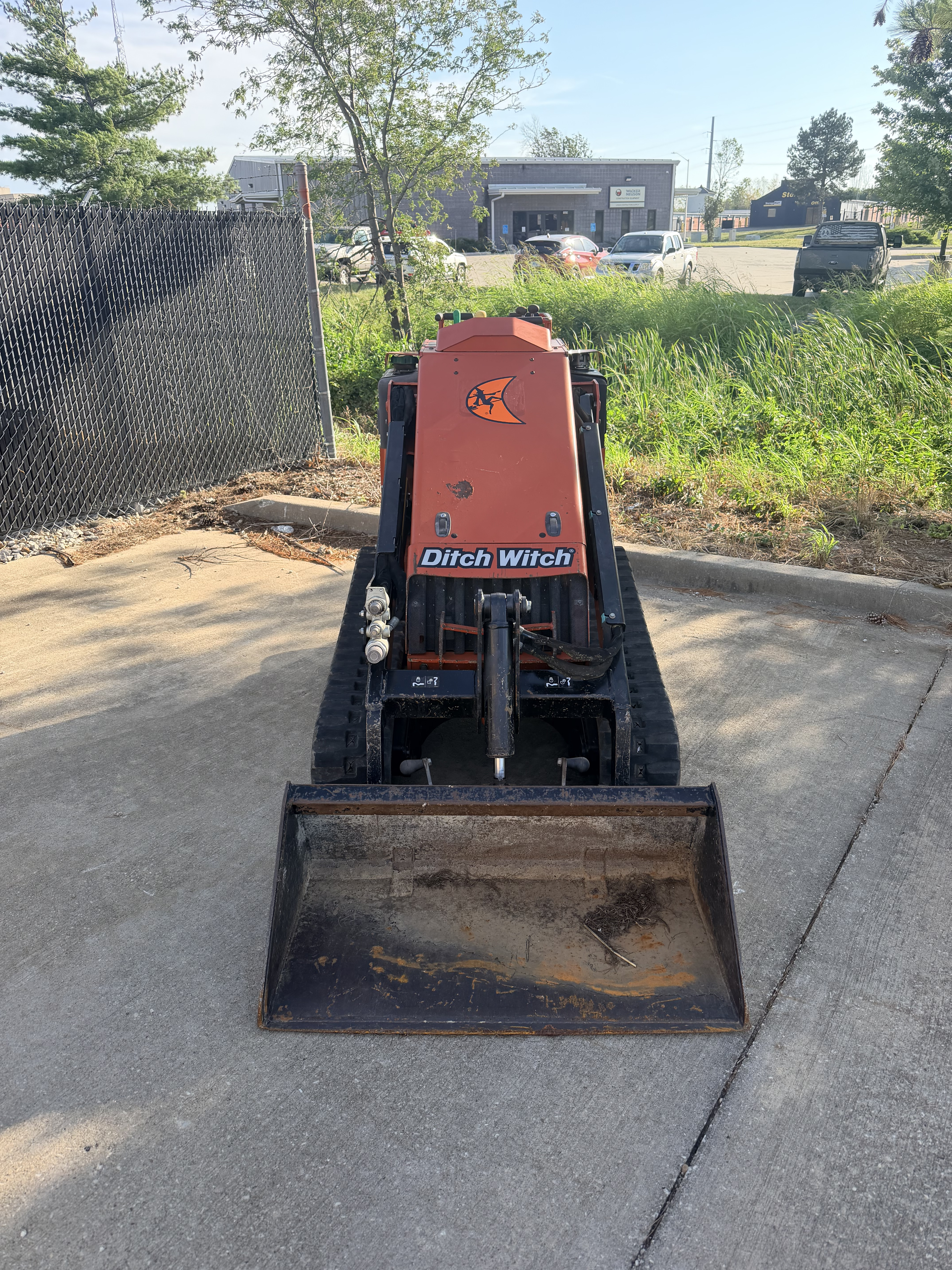 2017 Ditch Witch SK800 with 42 in. smooth bucket. Tracks in good condition. Dual stick ground drive. New pump and ground