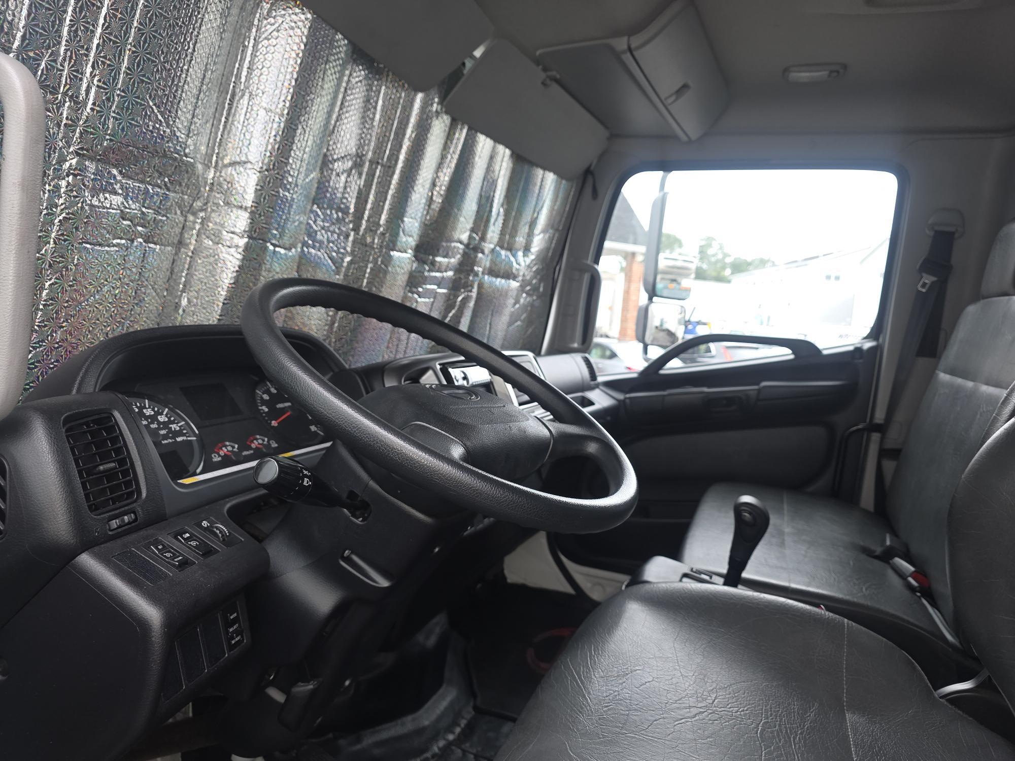 2016 Hino HINO 338