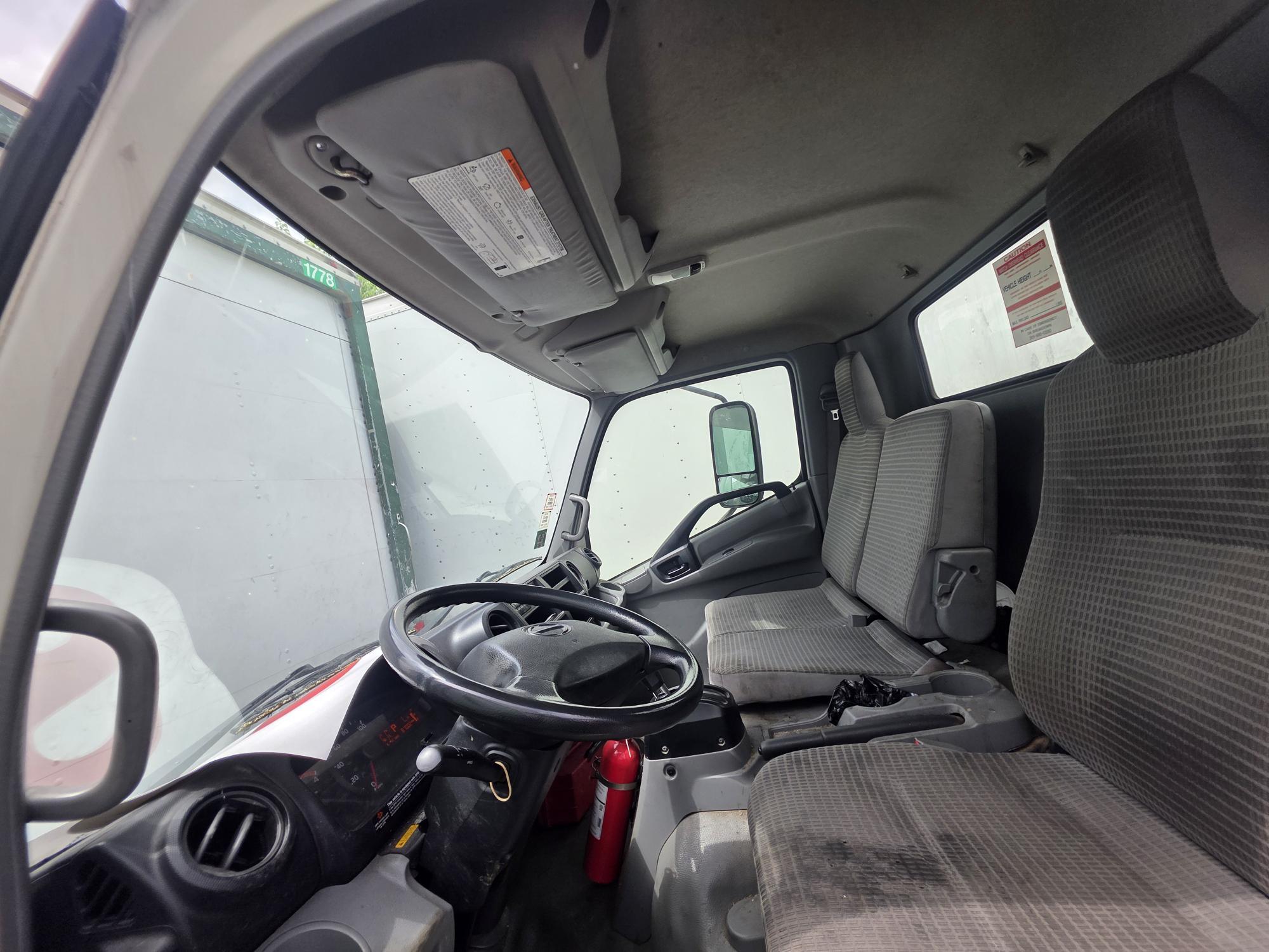 2014 Hino 195