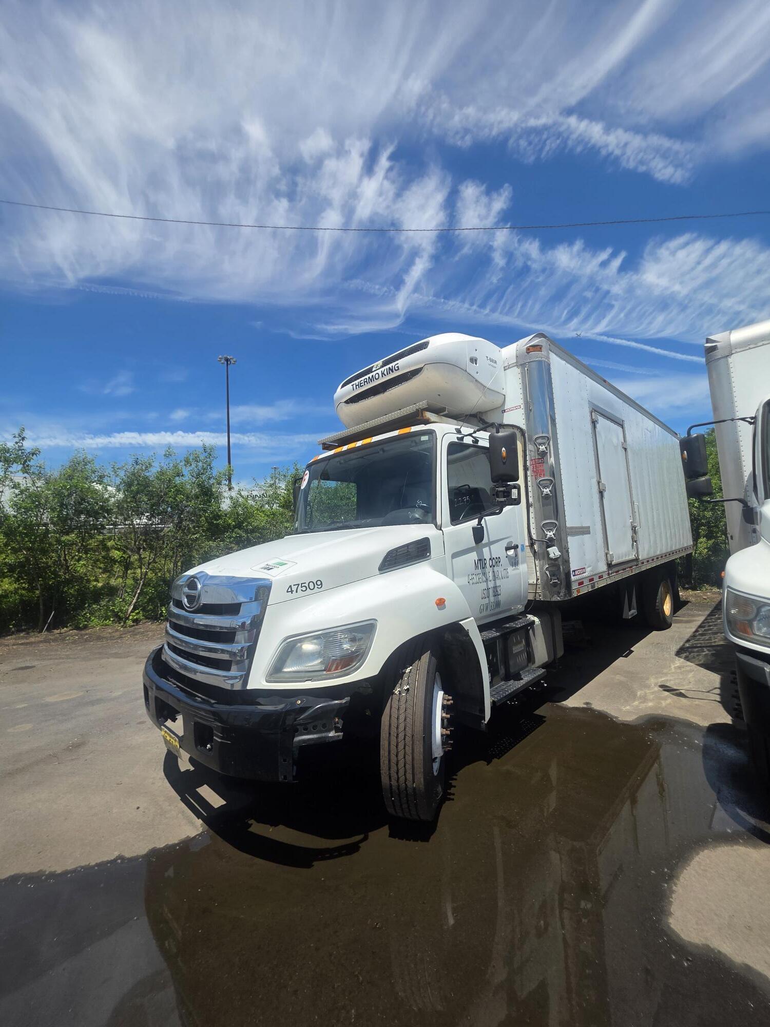 2017 Hino HINO 338