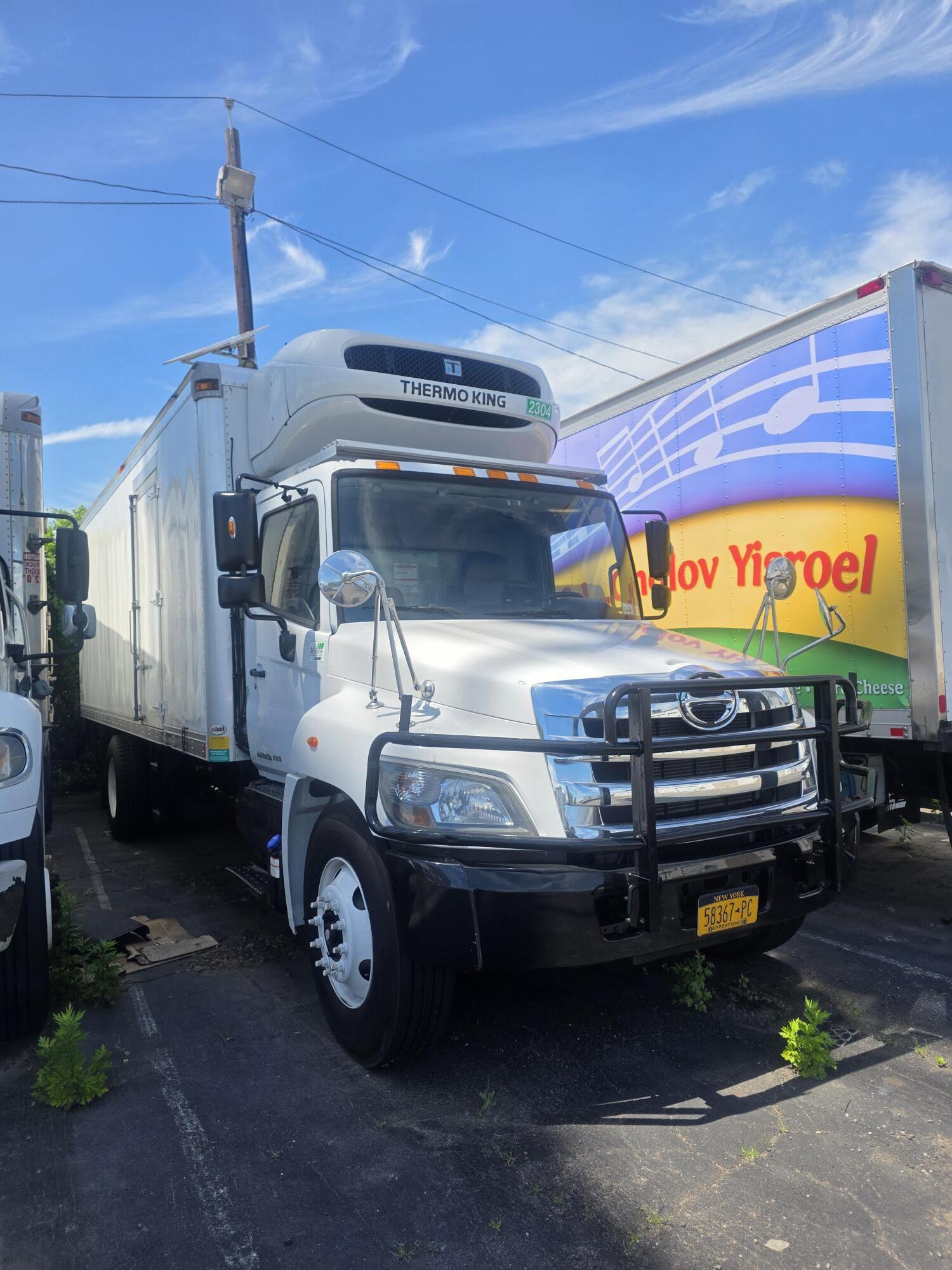 2017 Hino HINO 338