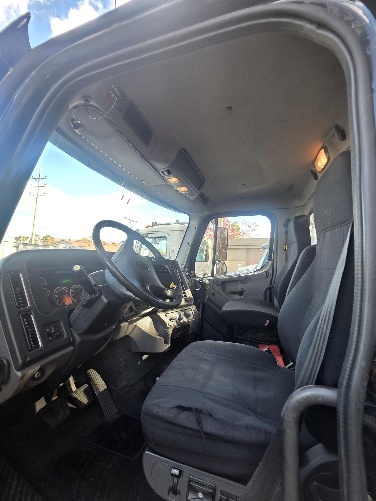 2017 Freightliner T1