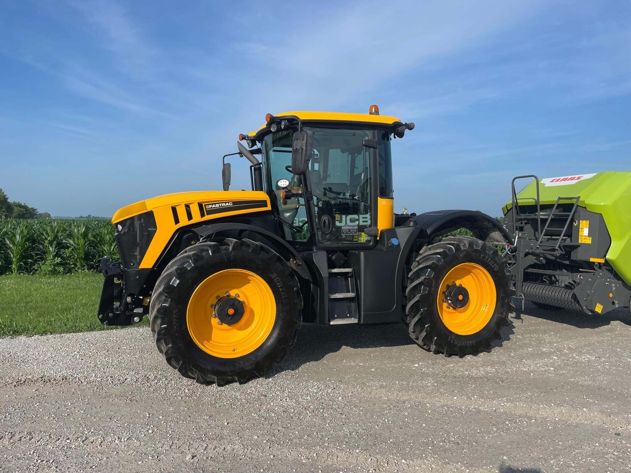 Photo of a 2019 JCB FASTRAC 4220
