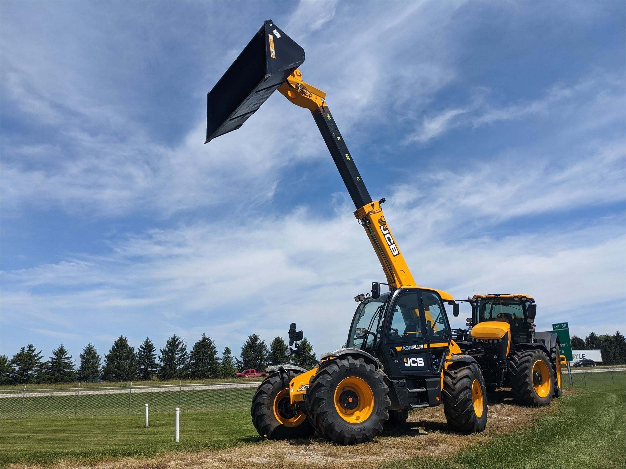 Photo of a 2025 JCB 542-70 AGRI PLUS