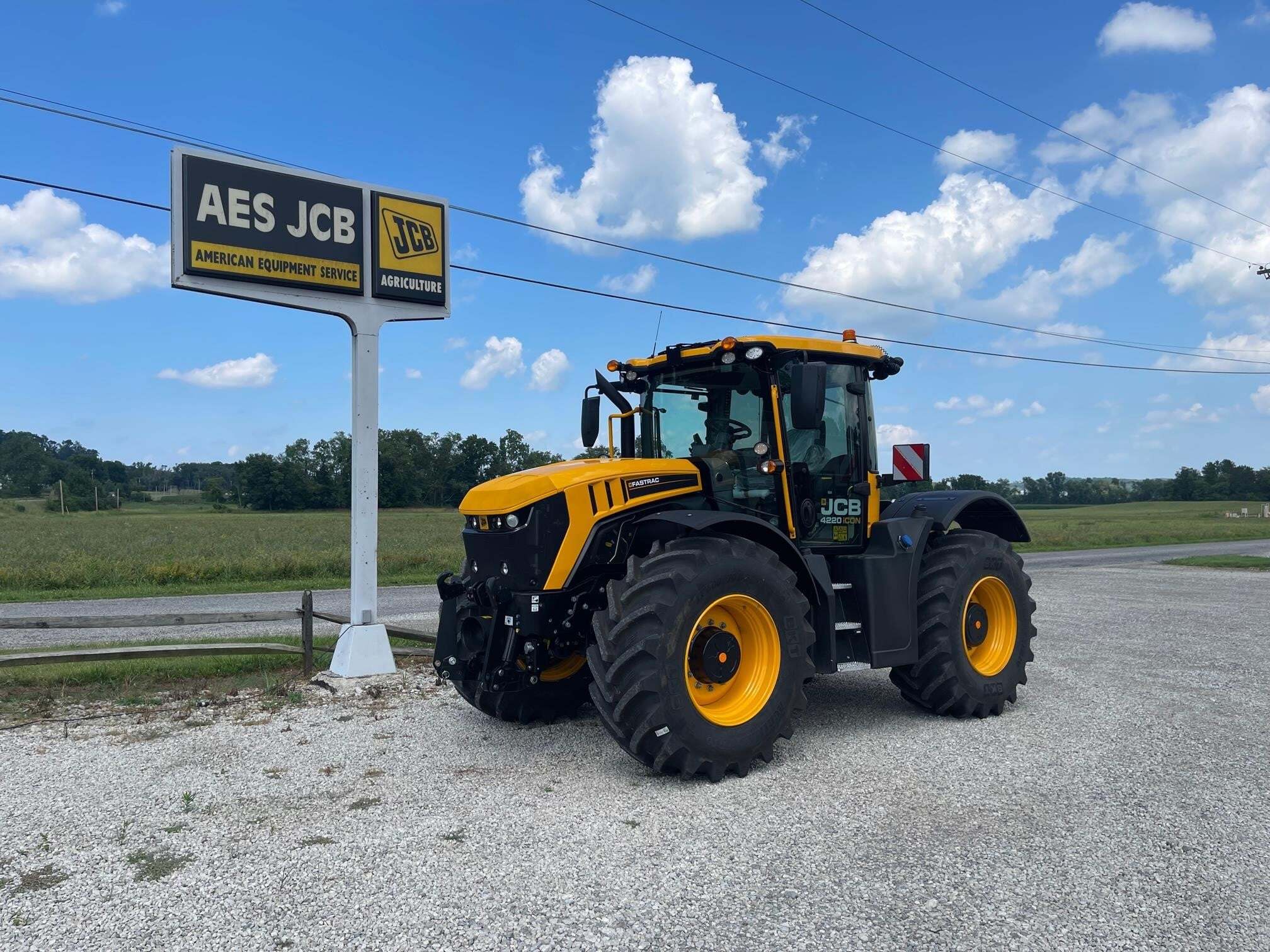 Photo of a 2025 JCB FASTRAC 4220