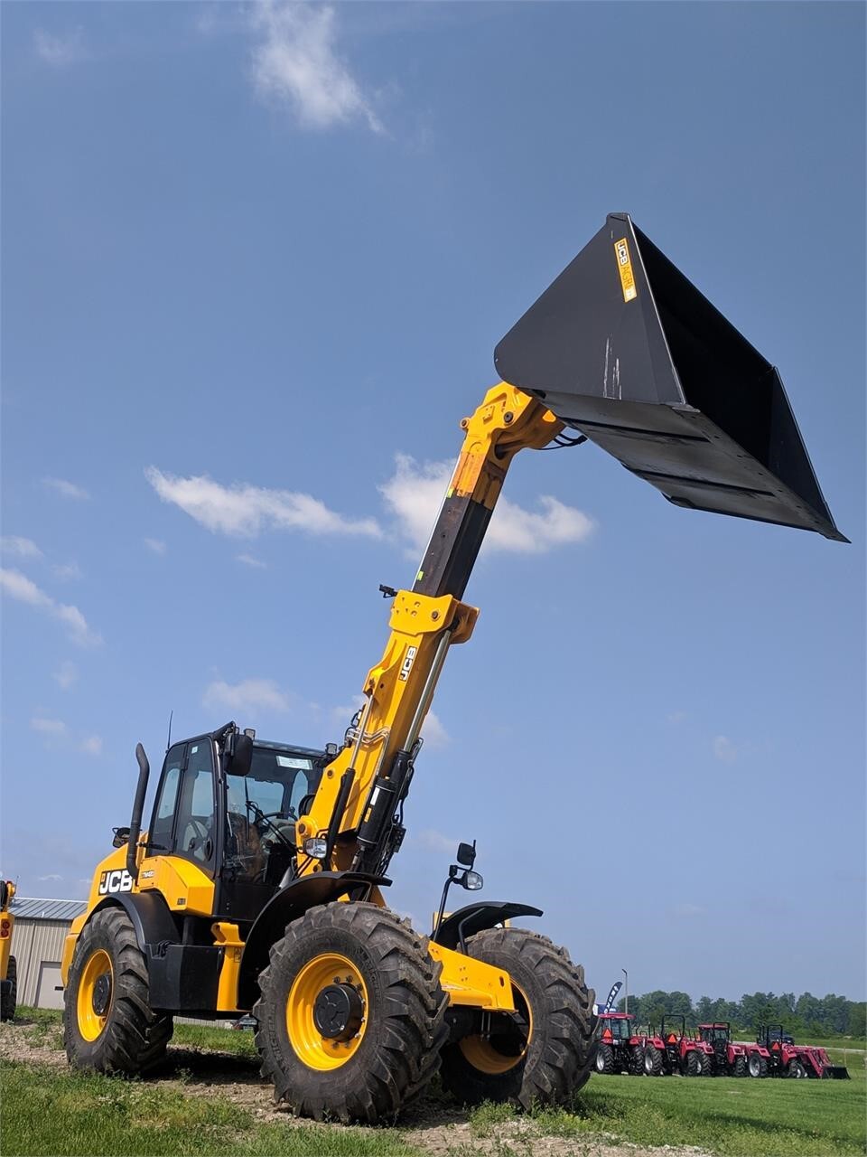 2025 JCB TM420 AGRI