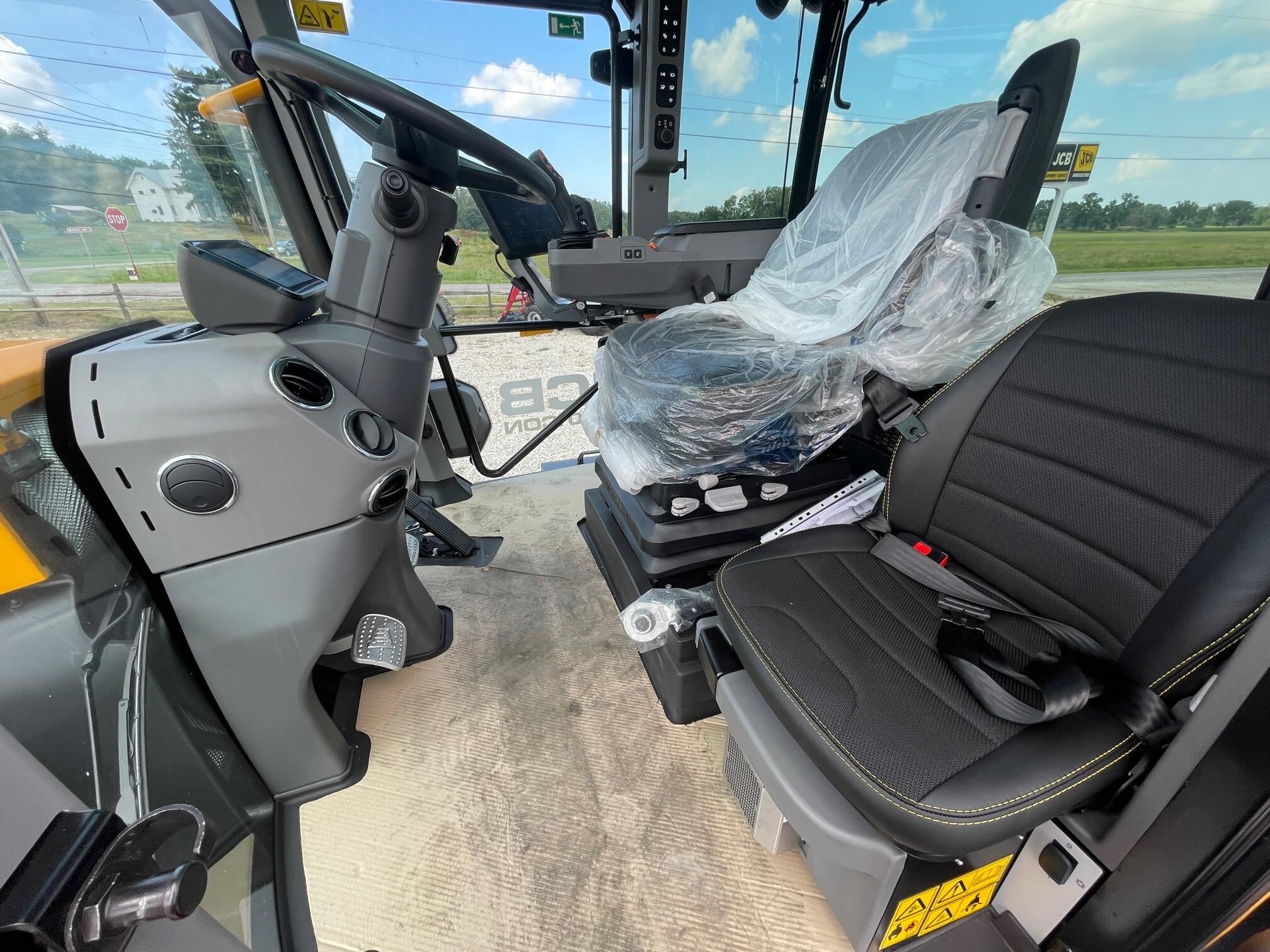 2025 JCB Fastrac 4220