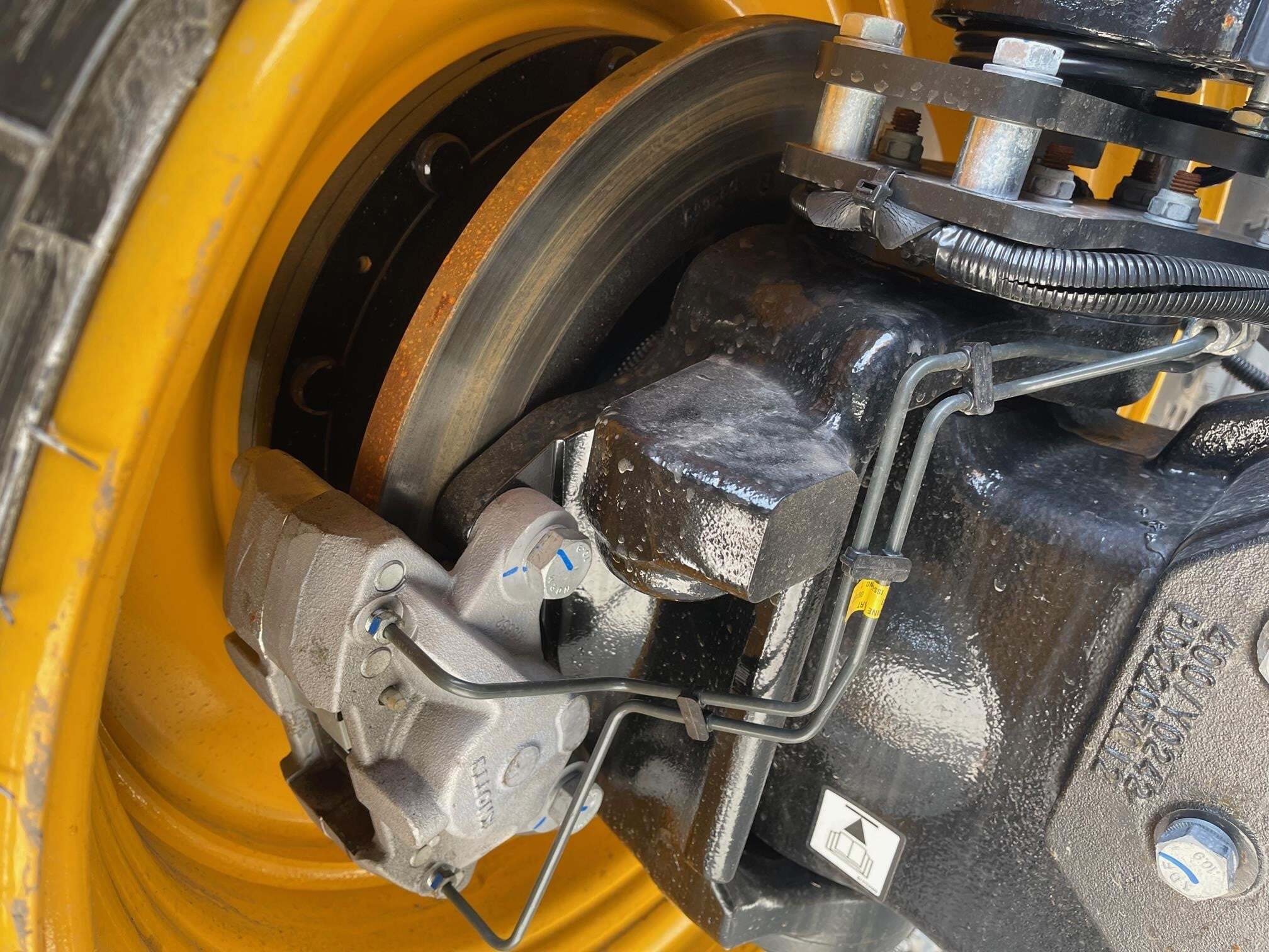 2025 JCB FASTRAC 8330