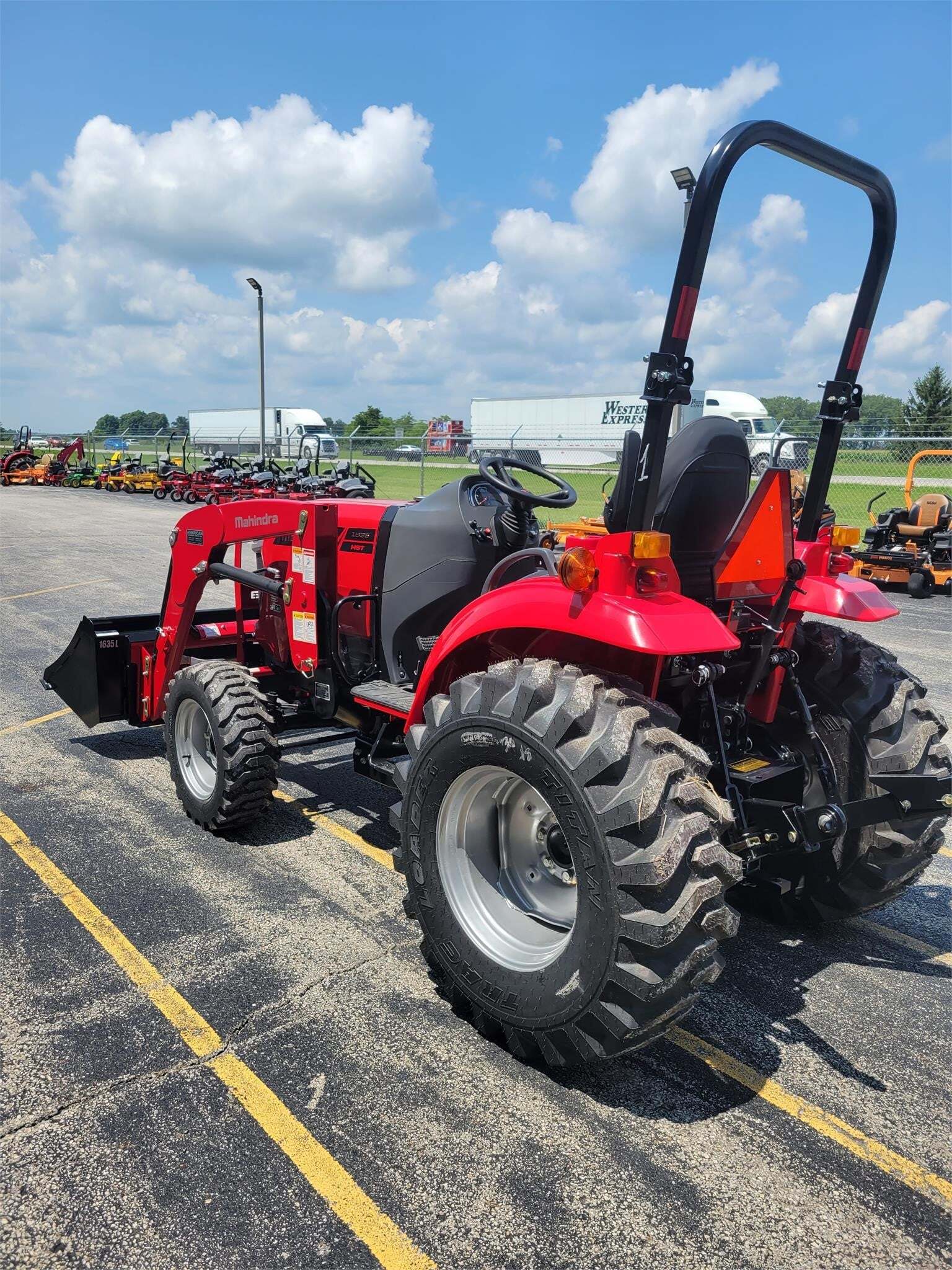 2026 Mahindra 1635 HST