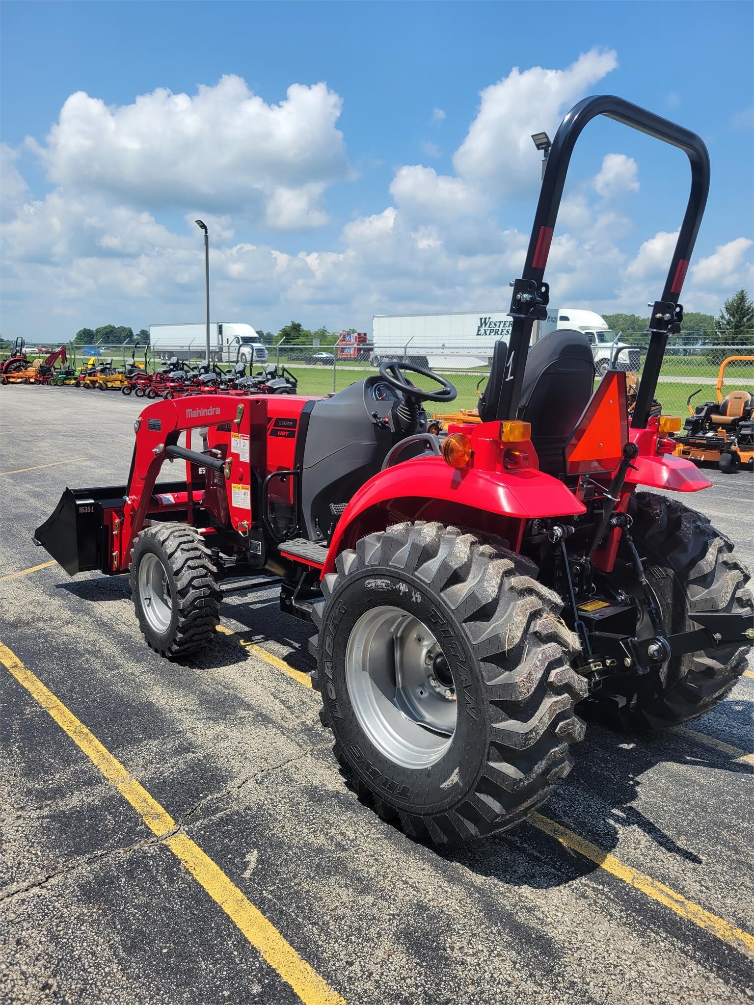 2026 Mahindra 1635 HST