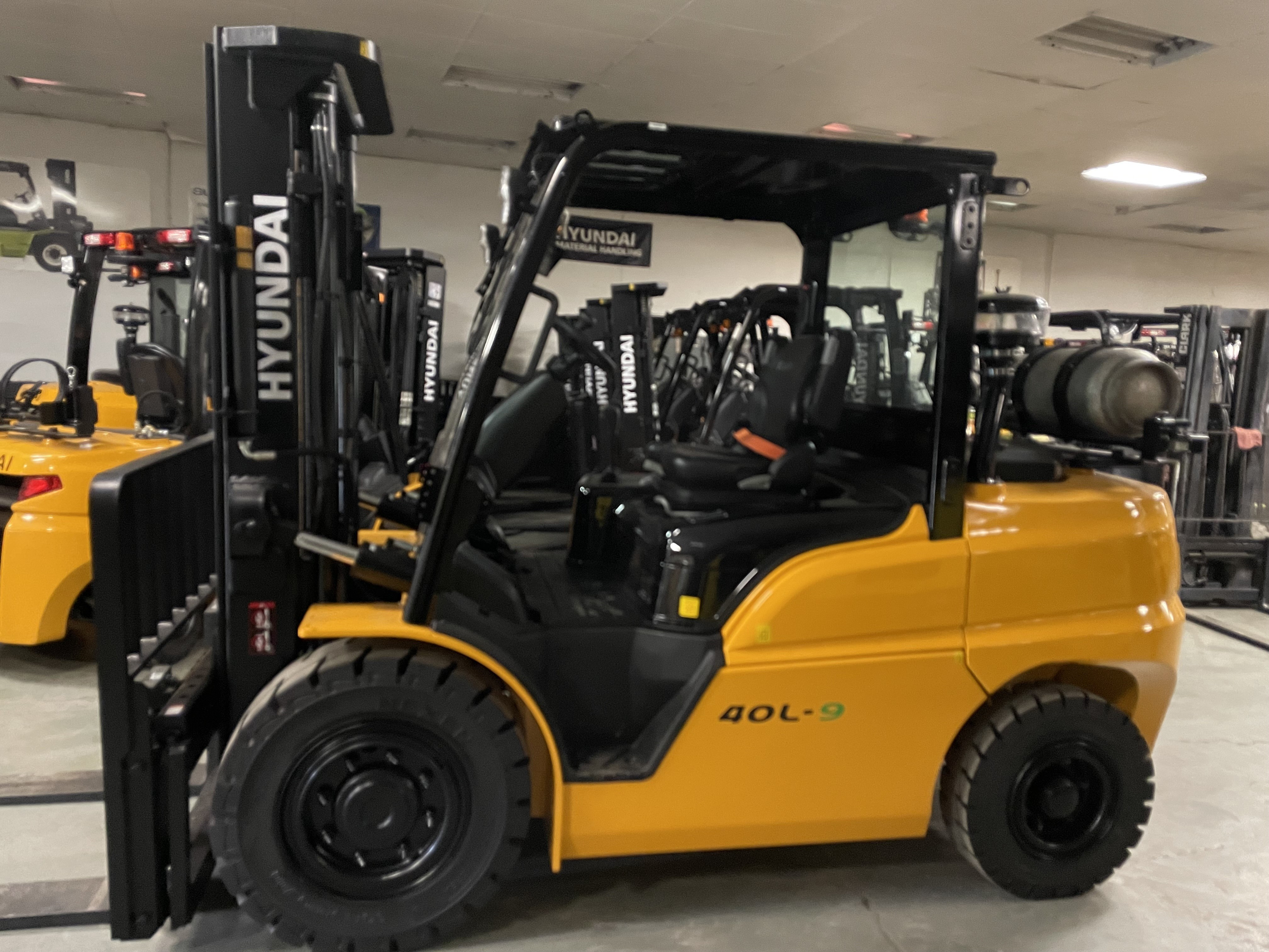 Photo of a 2024 Hyundai 40L-9