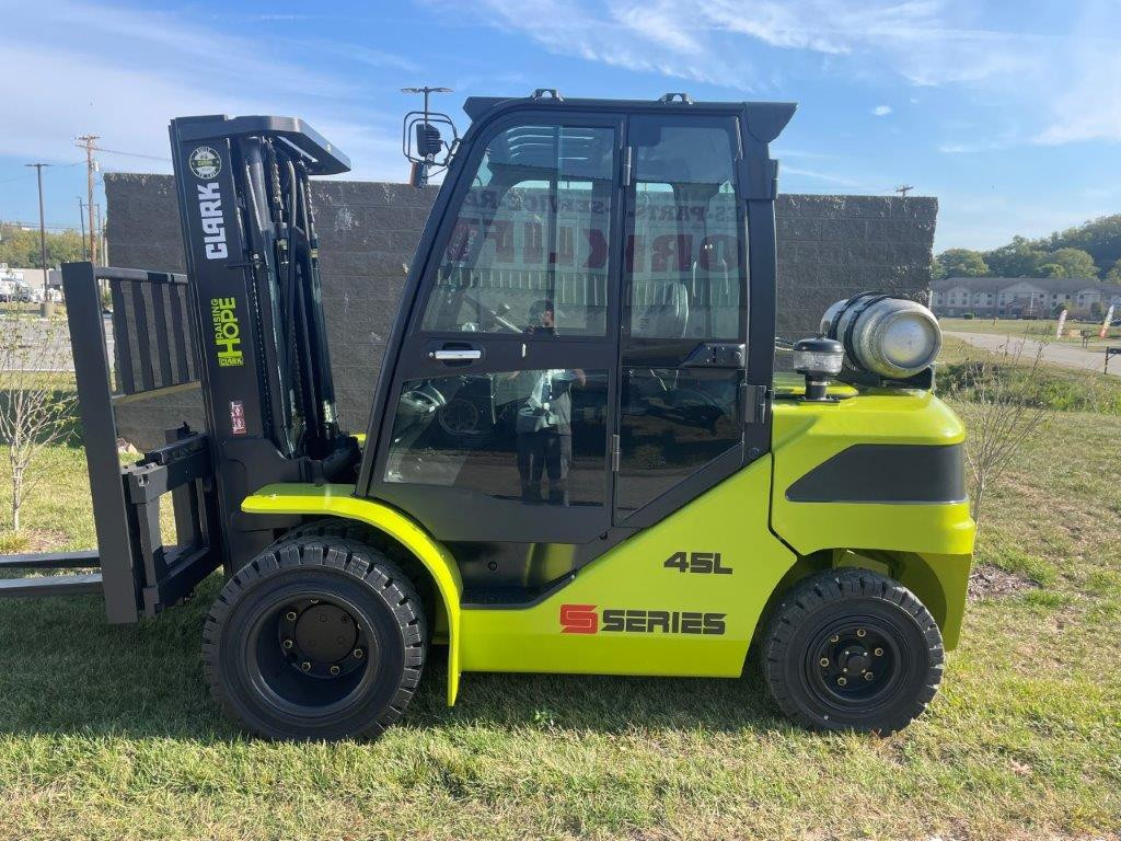 Photo of a 2024 Clark S45L