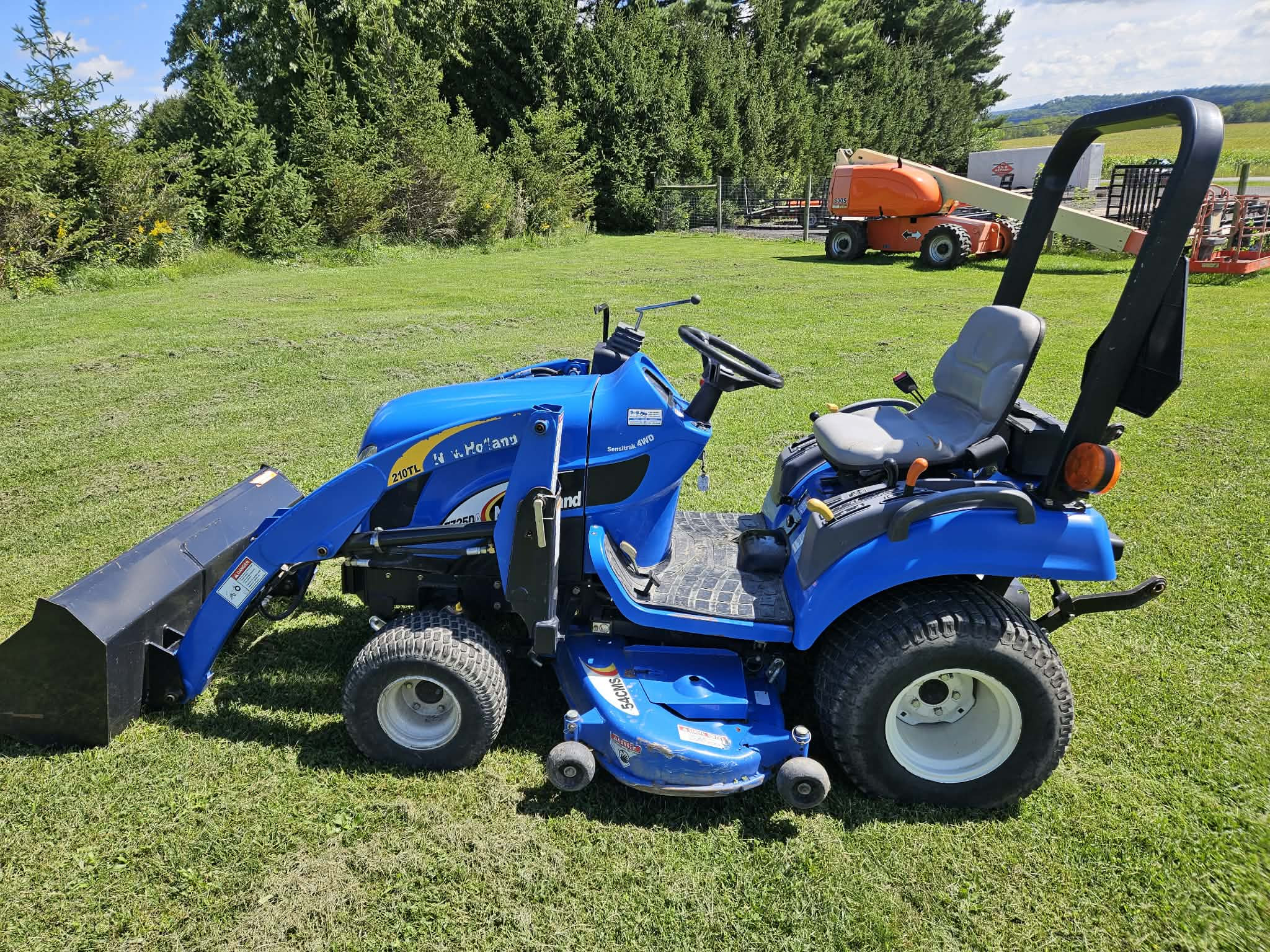  New Holland Boomer™ Sub-Compact - TZ25DA