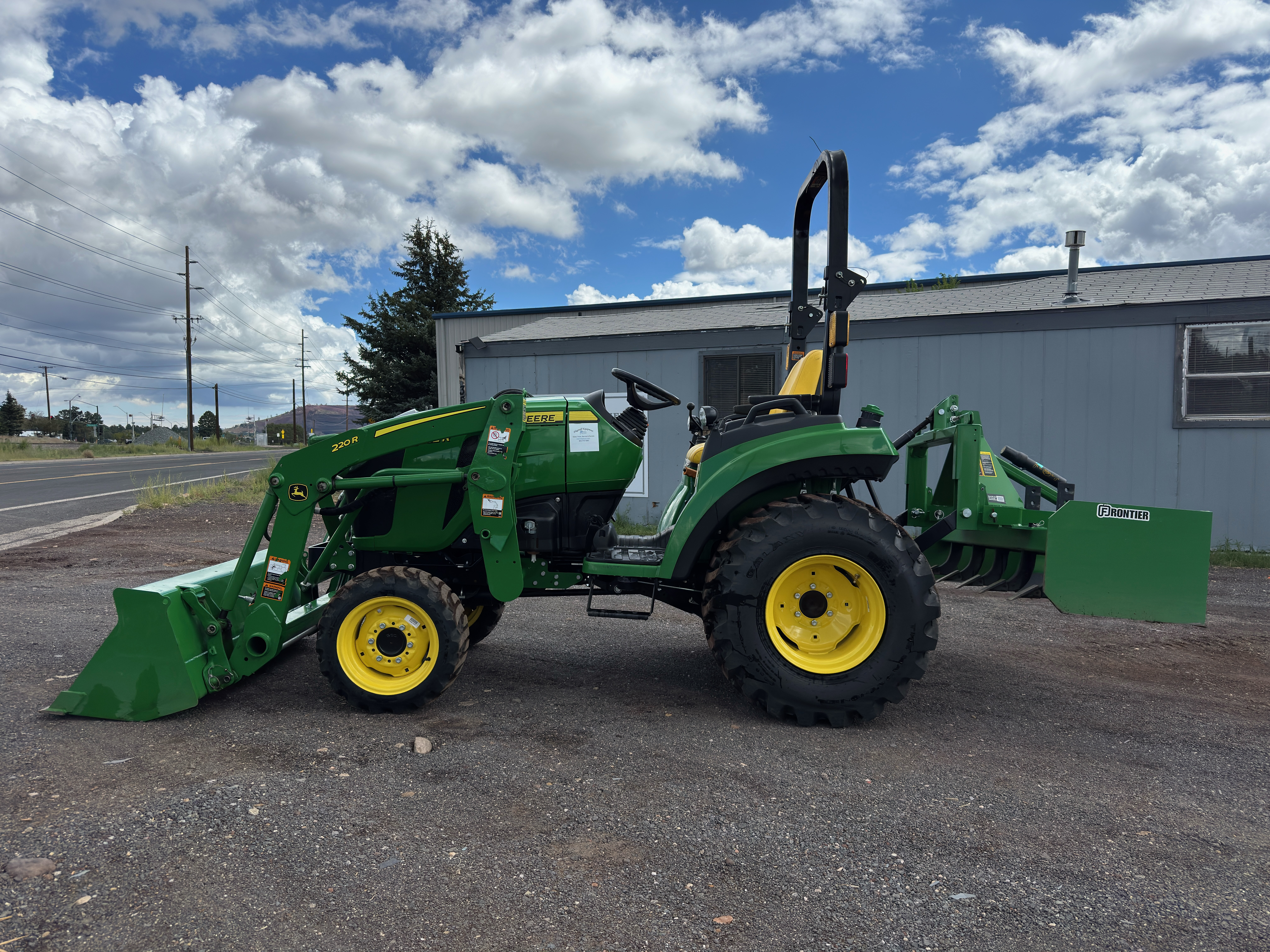 2024 John Deere 2032R