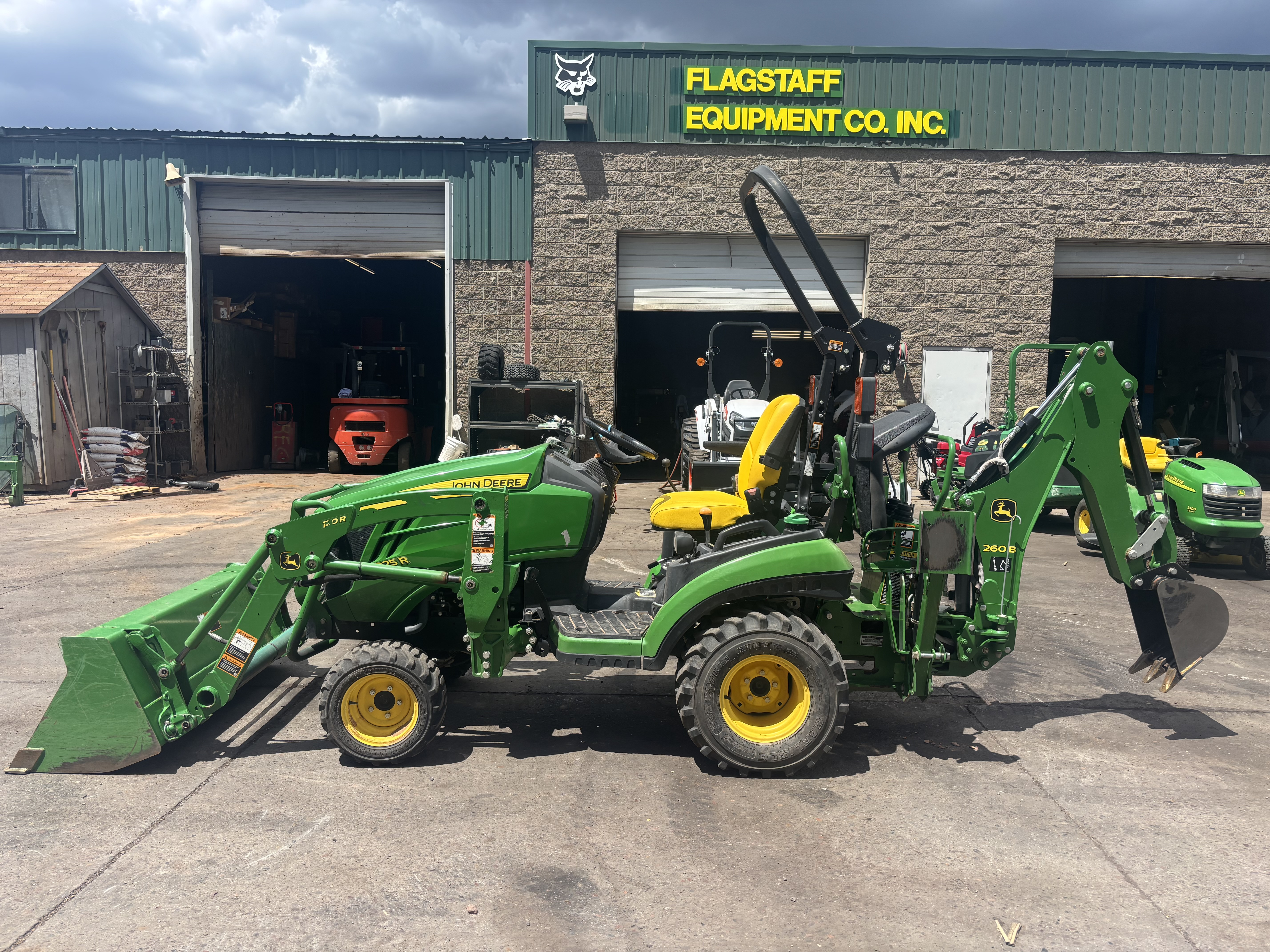 2017 John Deere 1 Family 1025R
