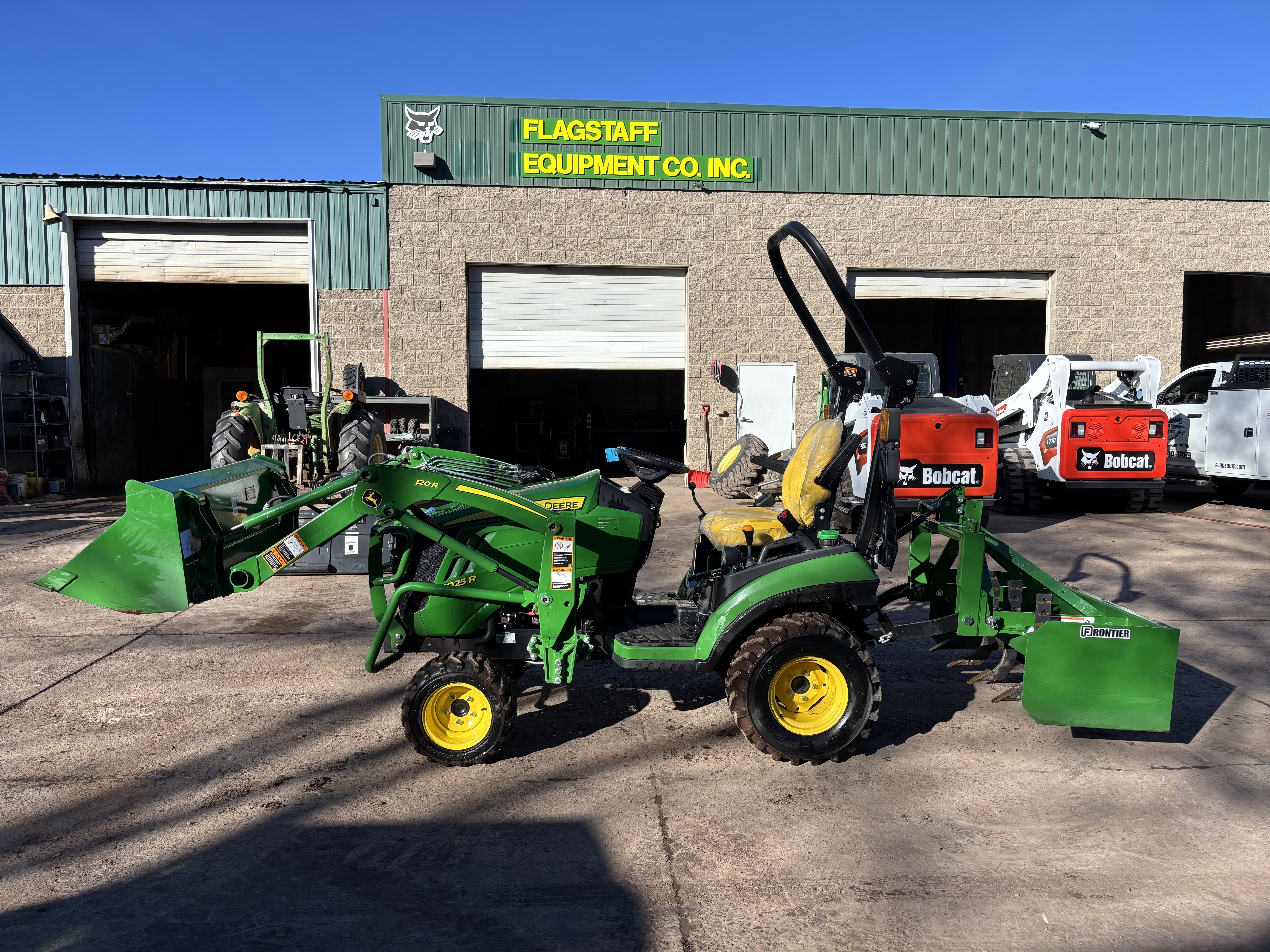 2021 John Deere 1 Family 1025R