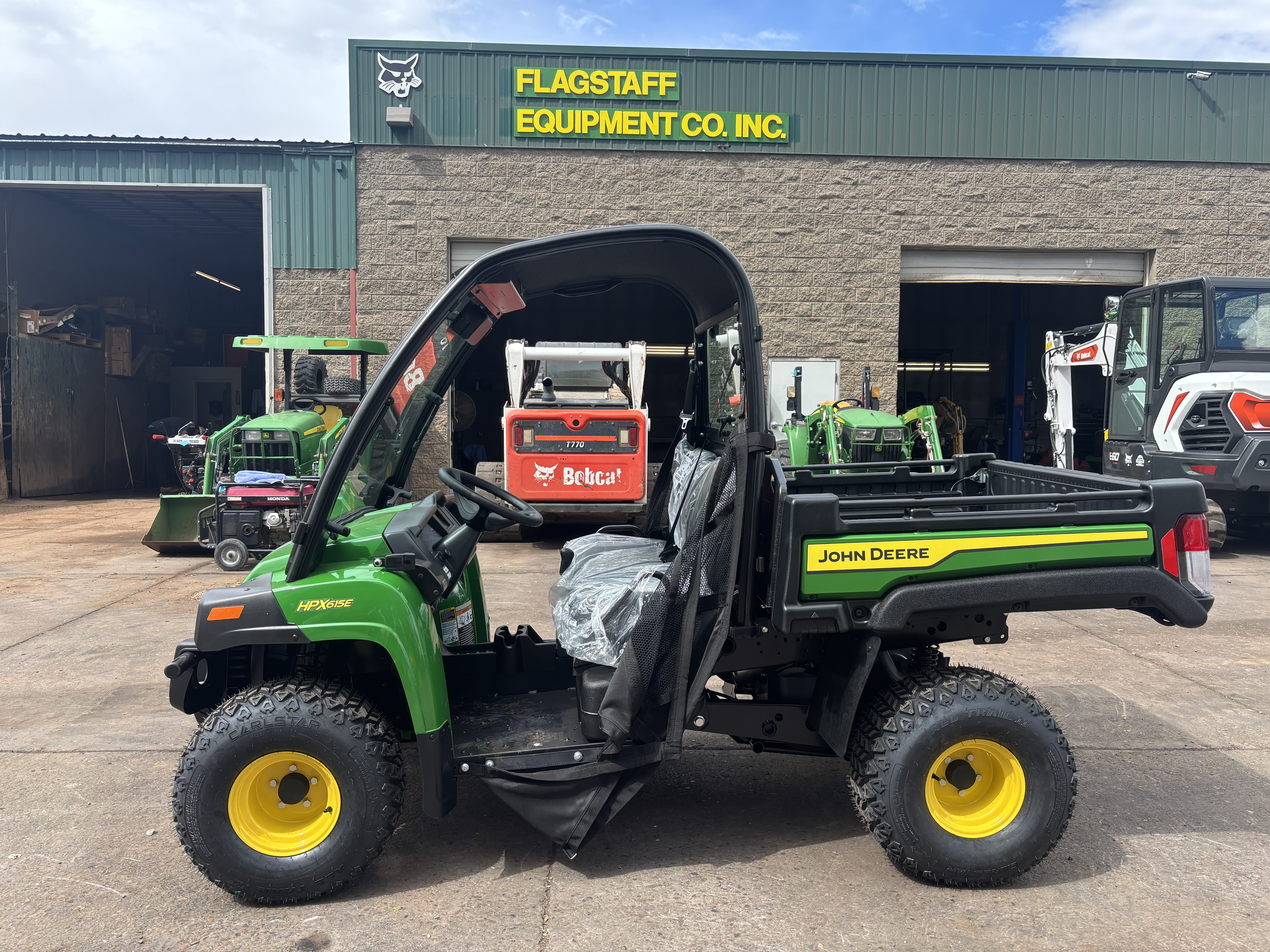 Photo of 2026 John Deere Gator HPX 615E