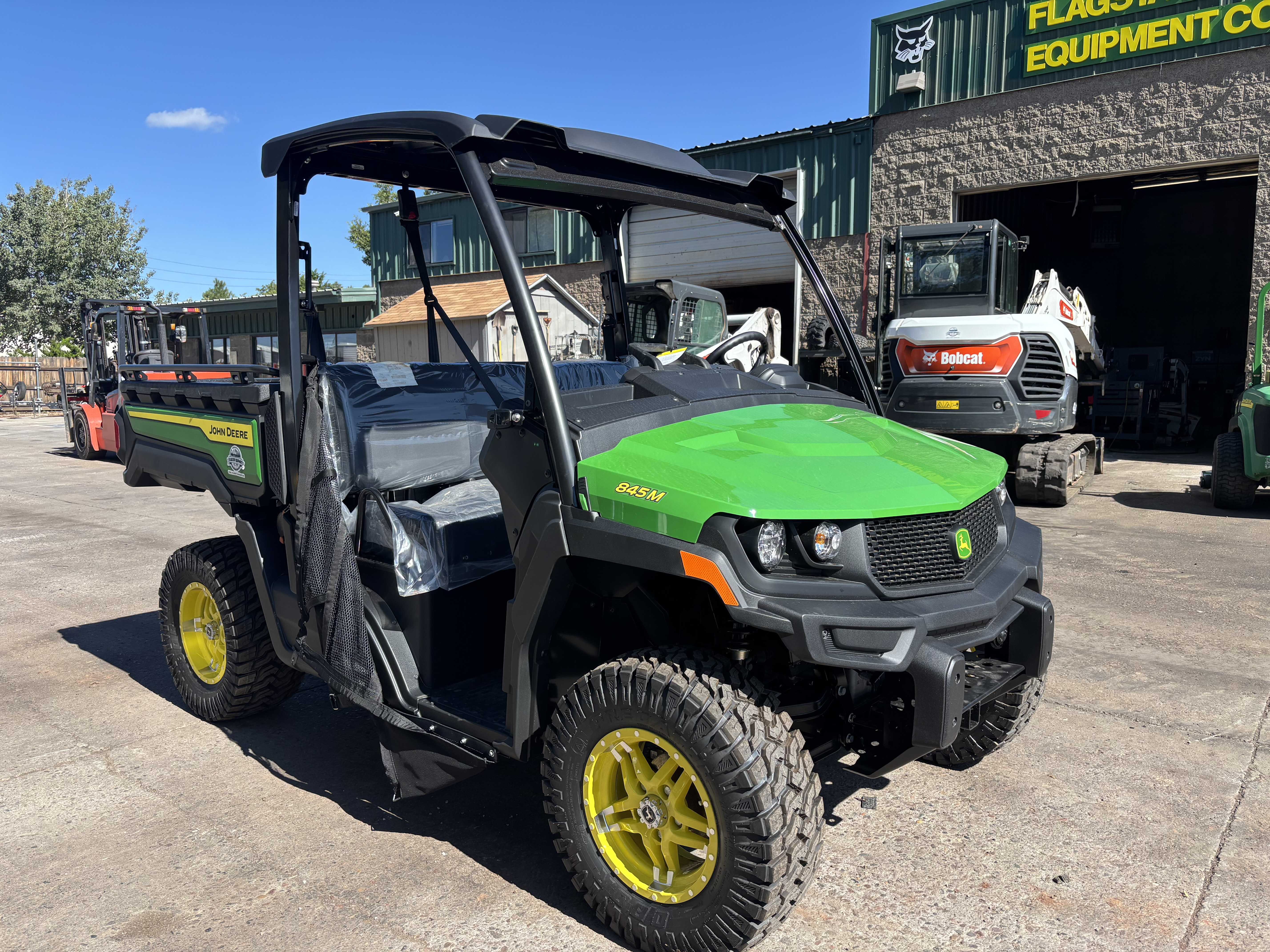 2026 John Deere GATOR XUV845M BASE