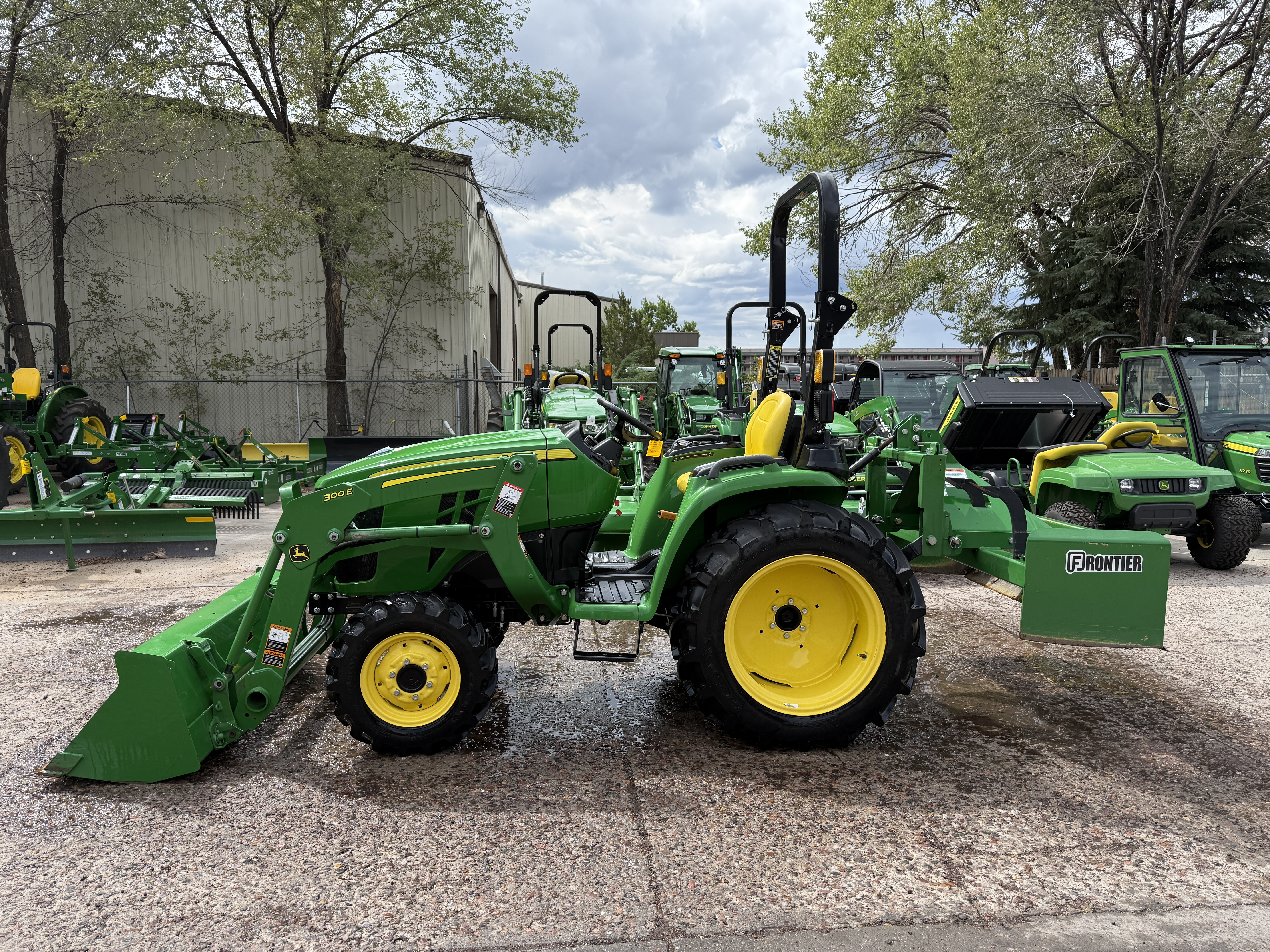 2022 John Deere 3032E