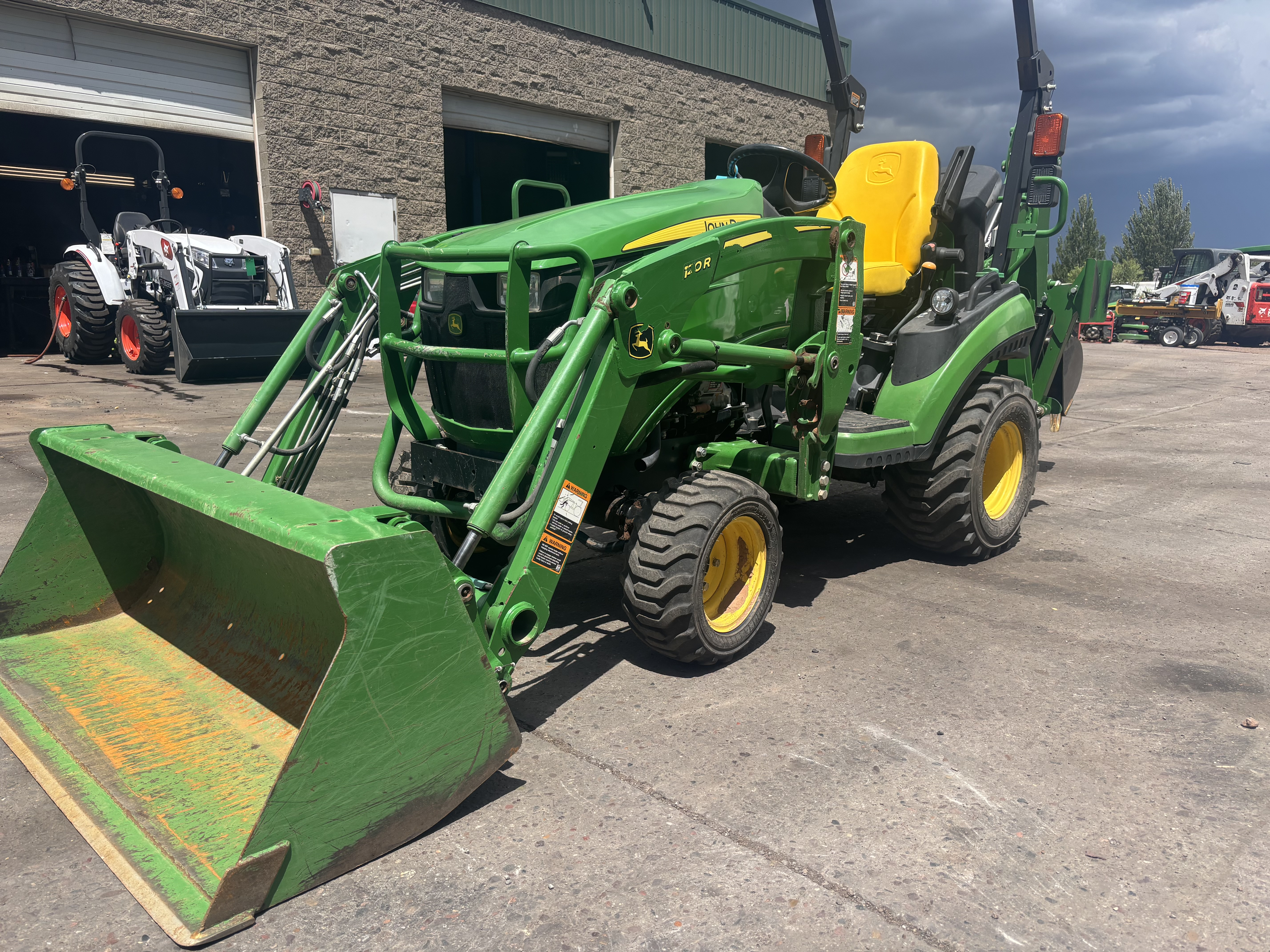 2017 John Deere 1 Family 1025R