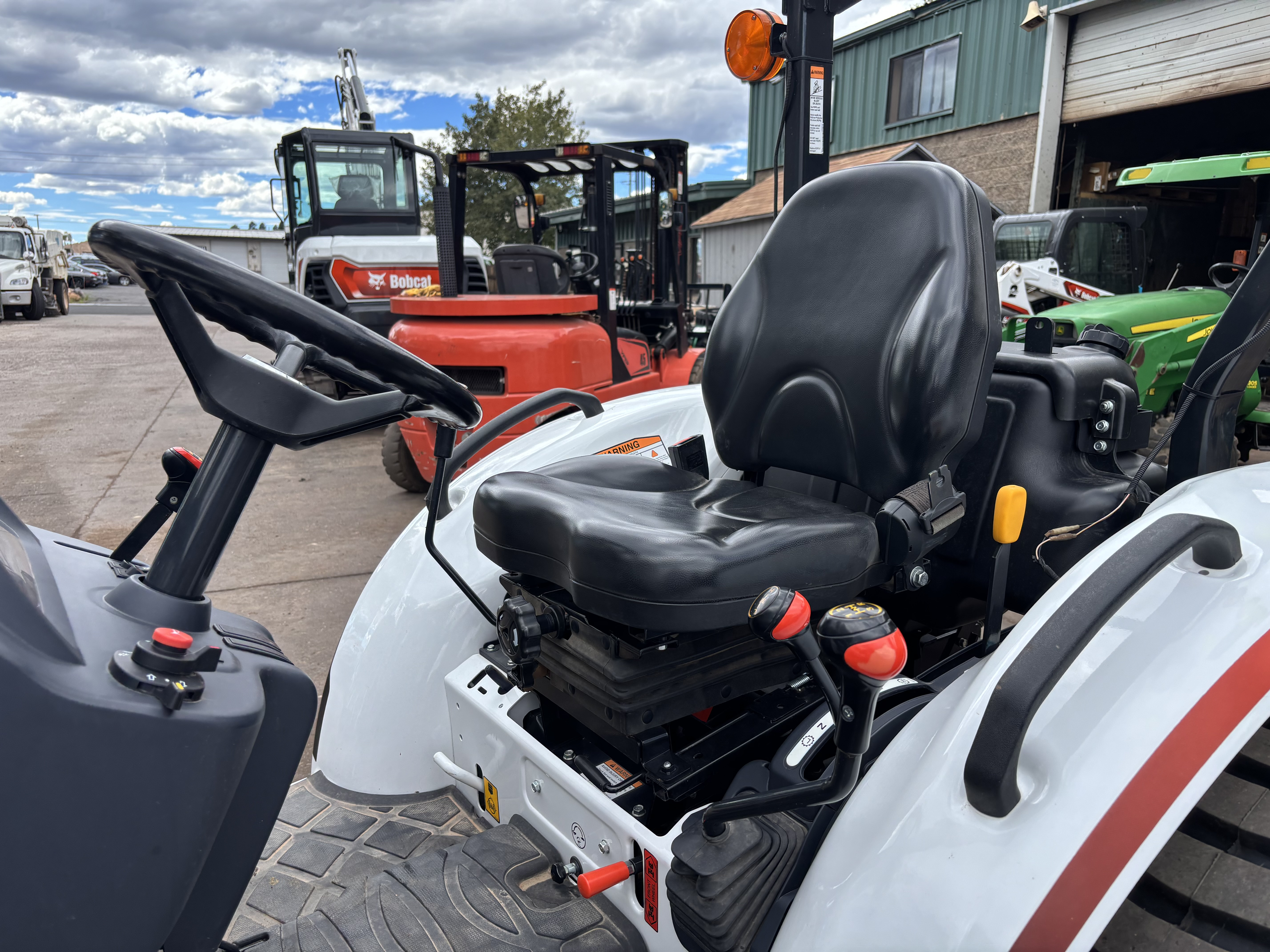 2023 Bobcat CT2035 MST