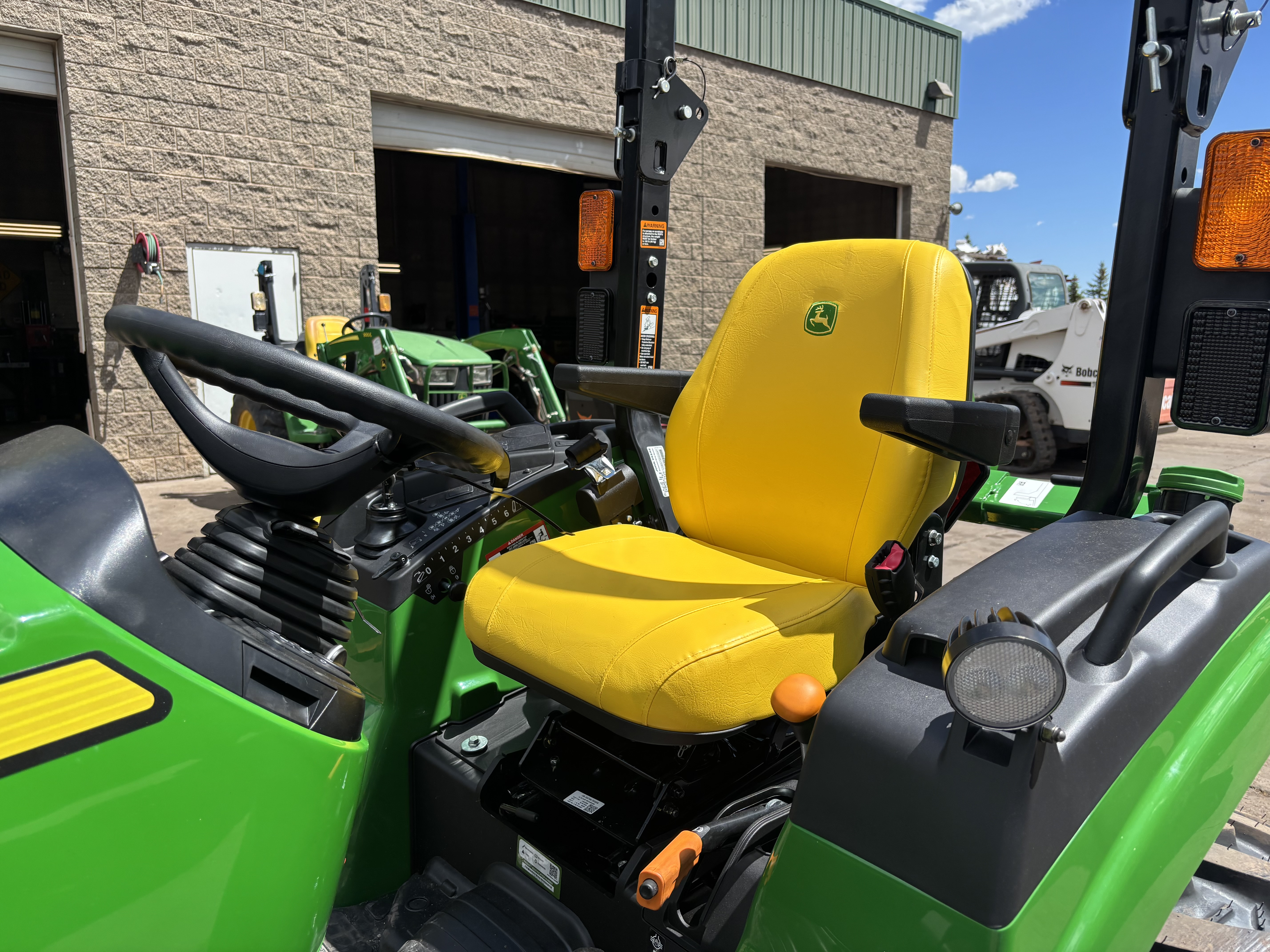 2026 John Deere 2032R