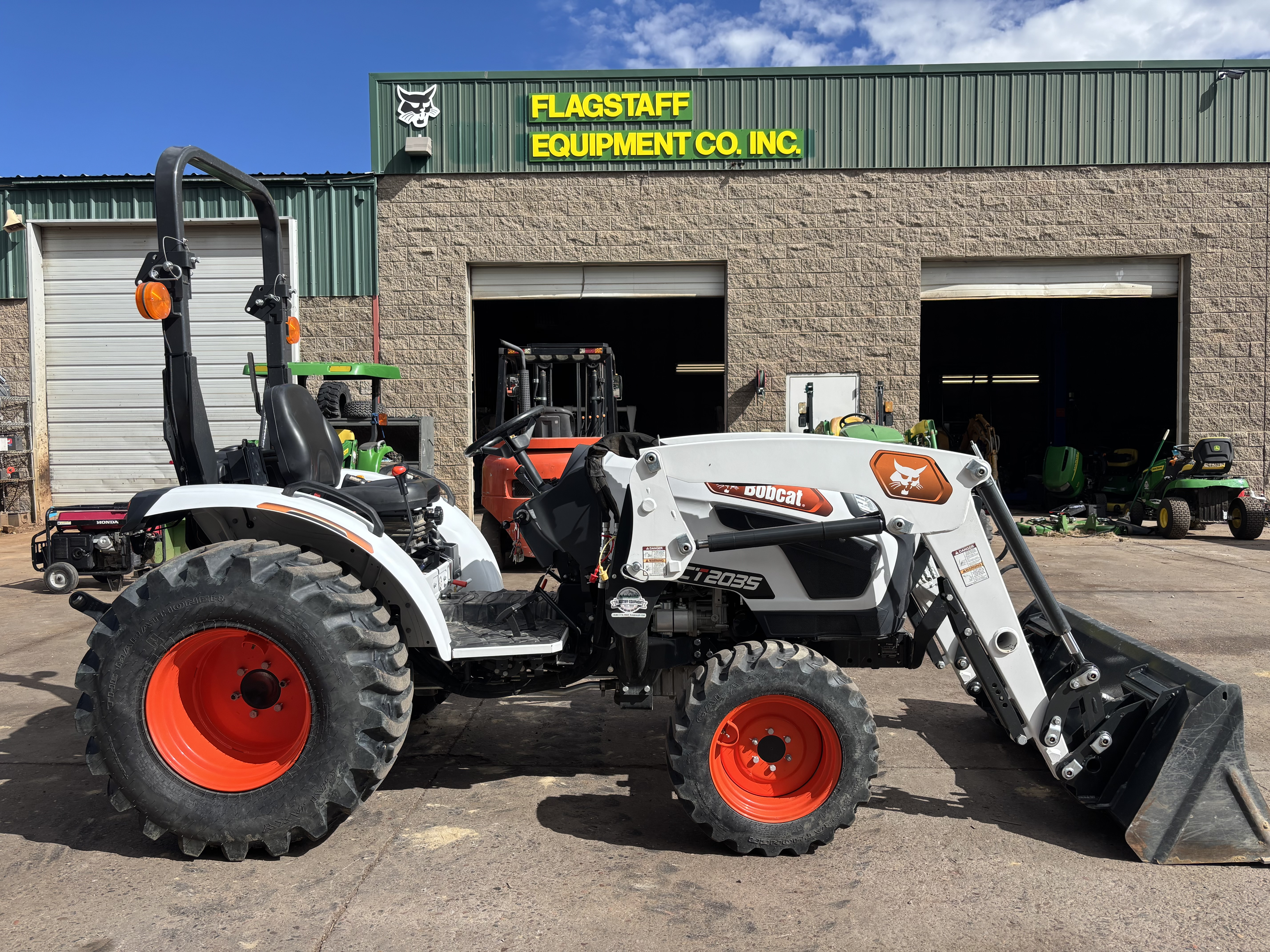 2025 Bobcat CT2035 HST