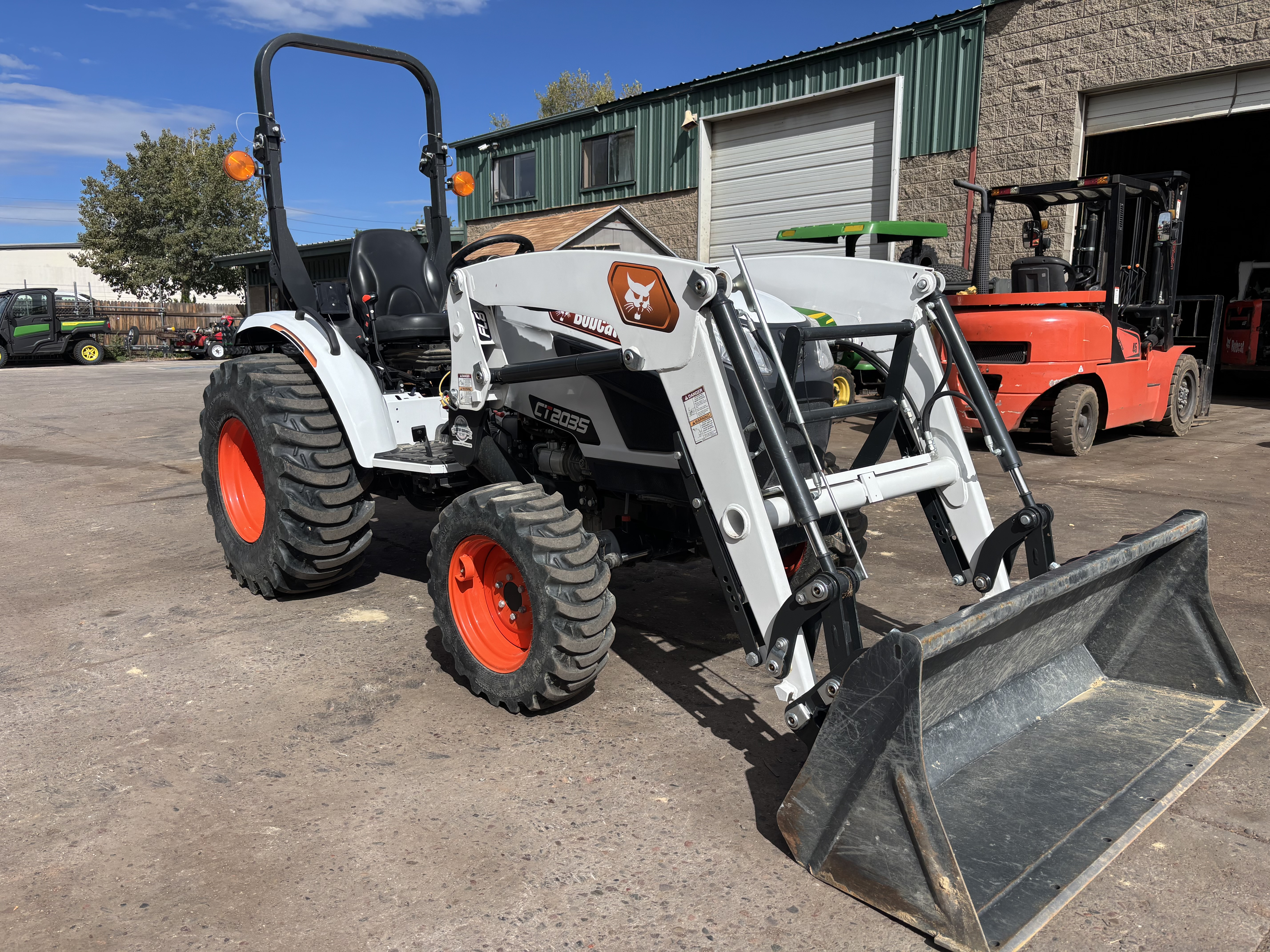 2025 Bobcat CT2035 HST