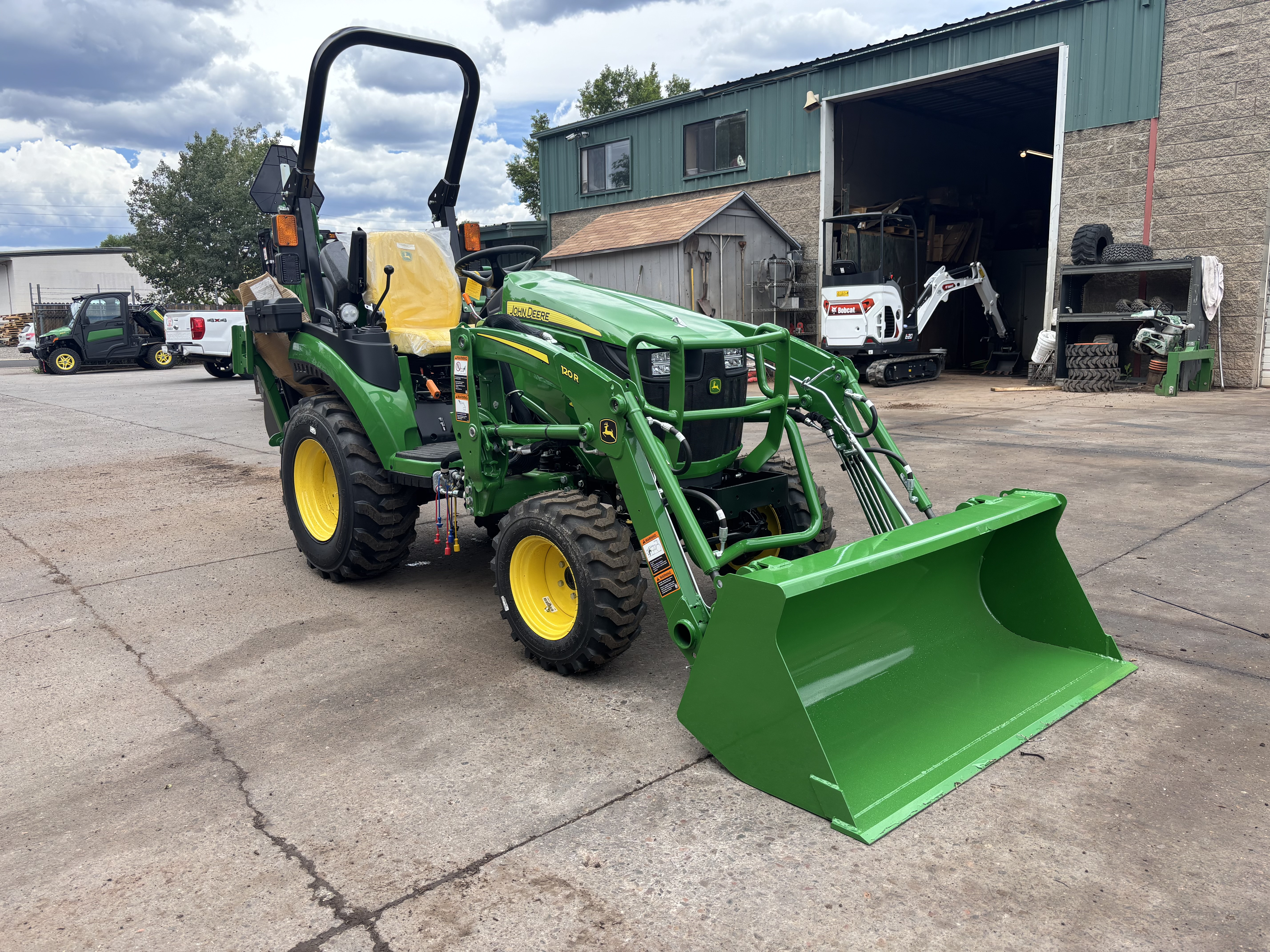 2026 John Deere 2025R