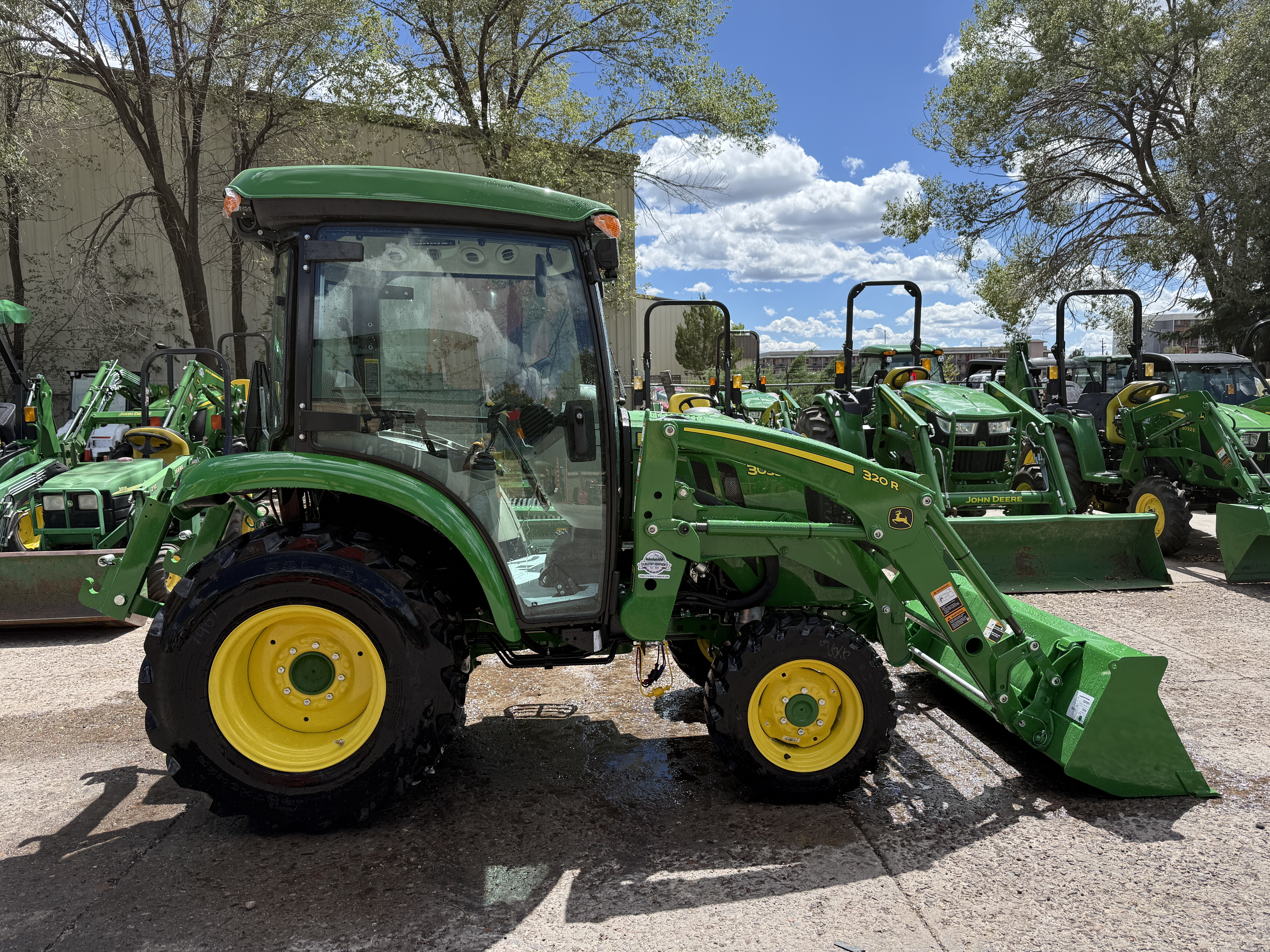 2025 John Deere 3033R
