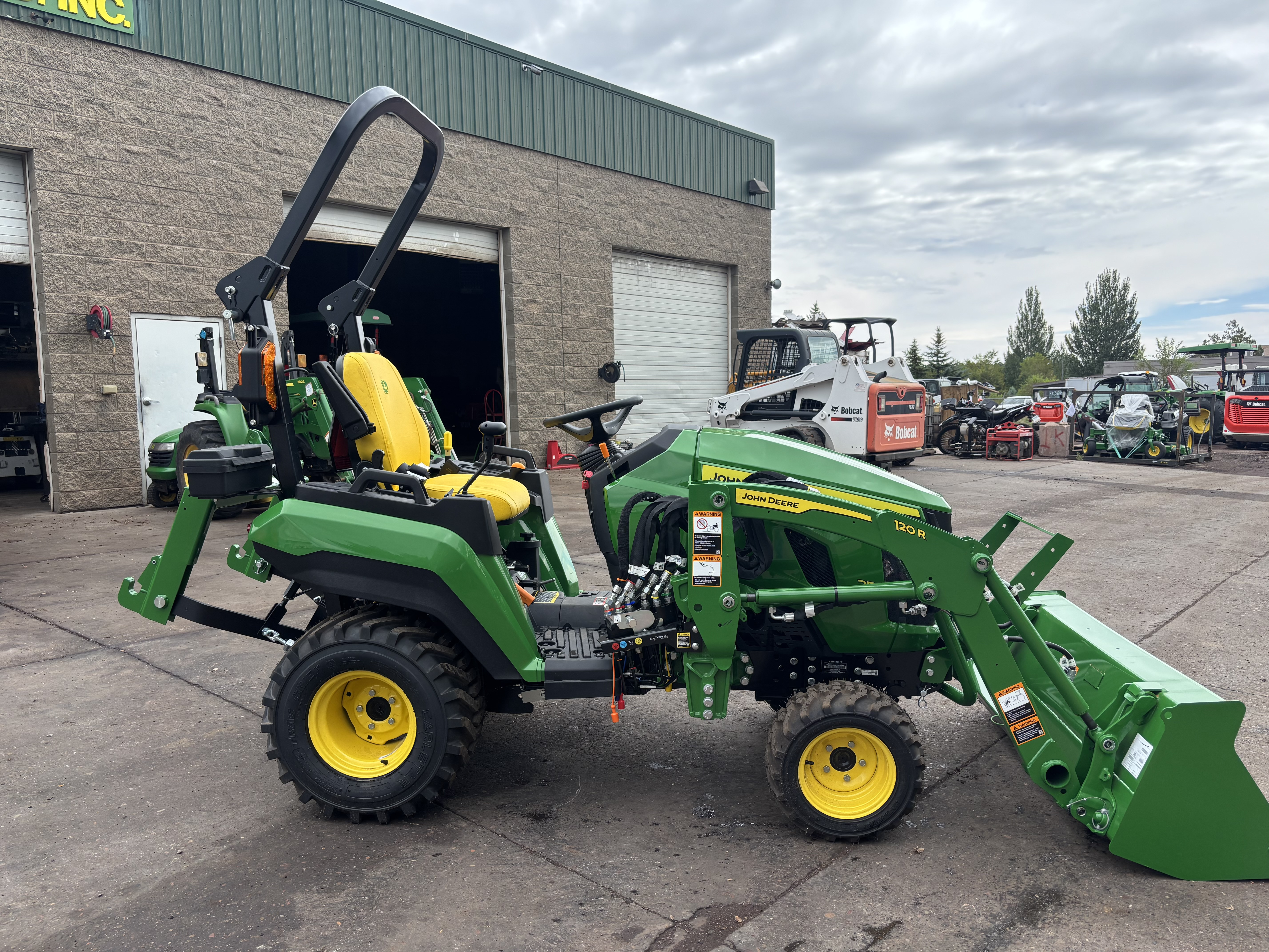 Photo of 2026 John Deere 1M 25