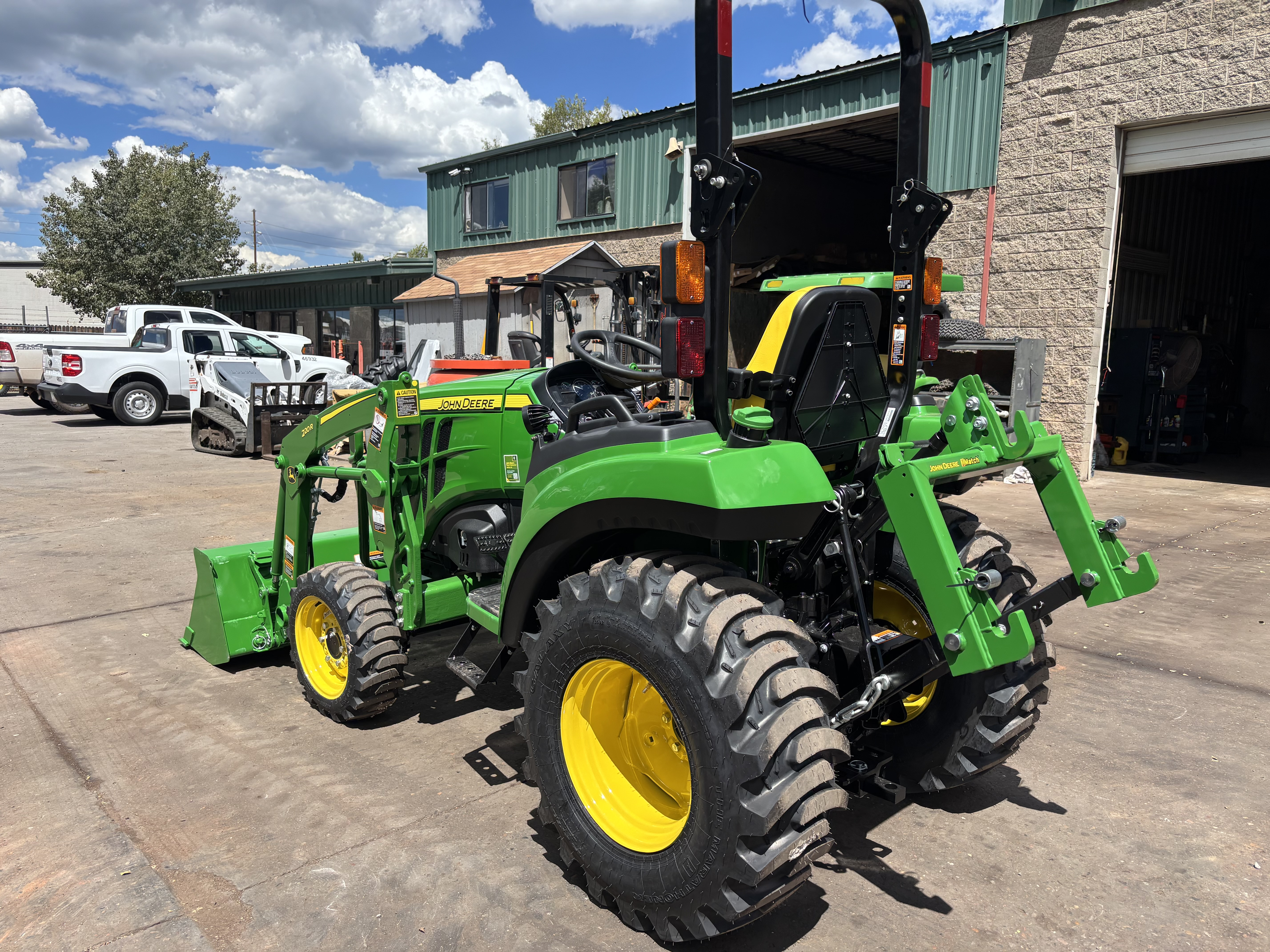 2026 John Deere 2032R