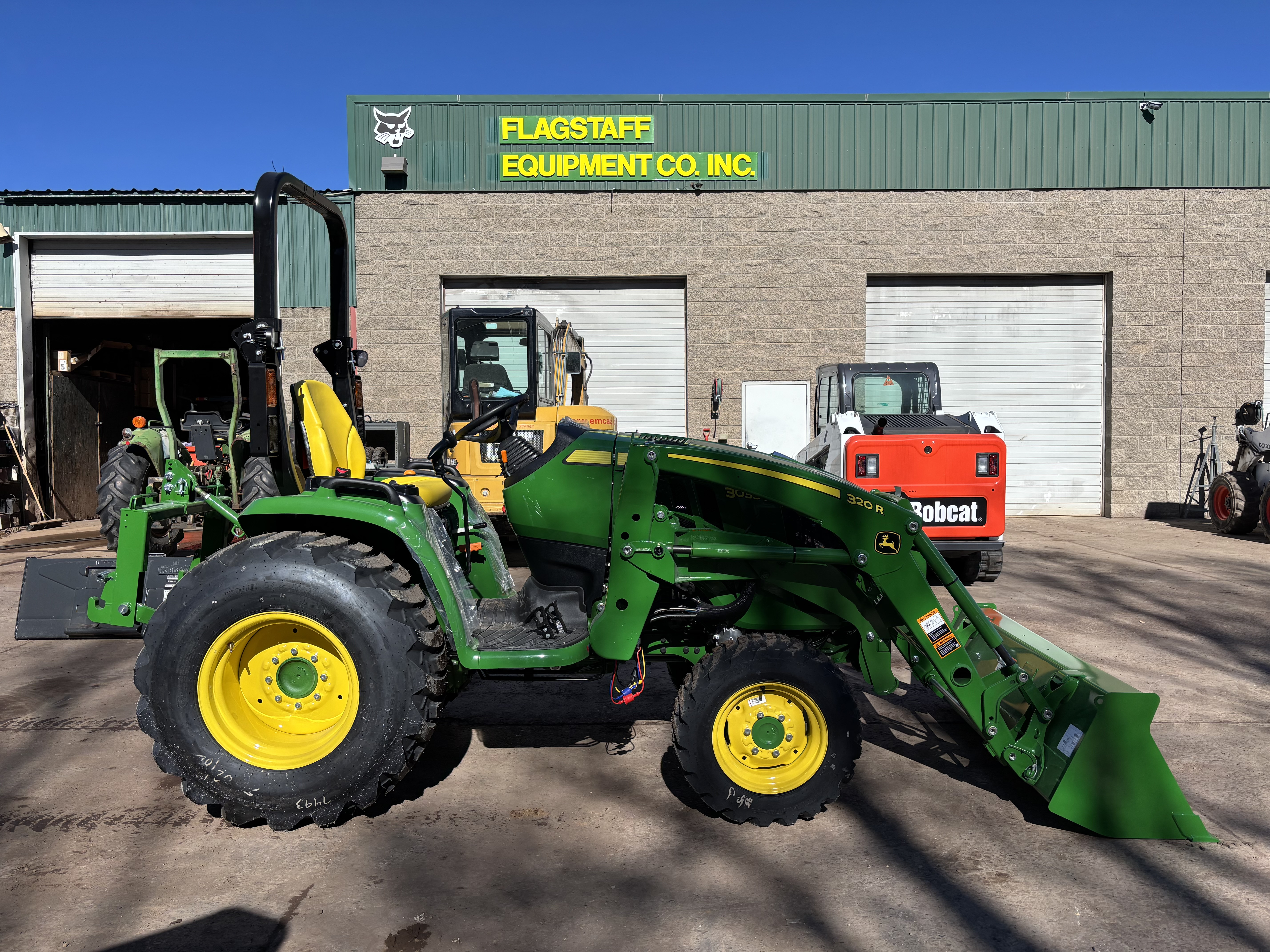 0 John Deere 3039R