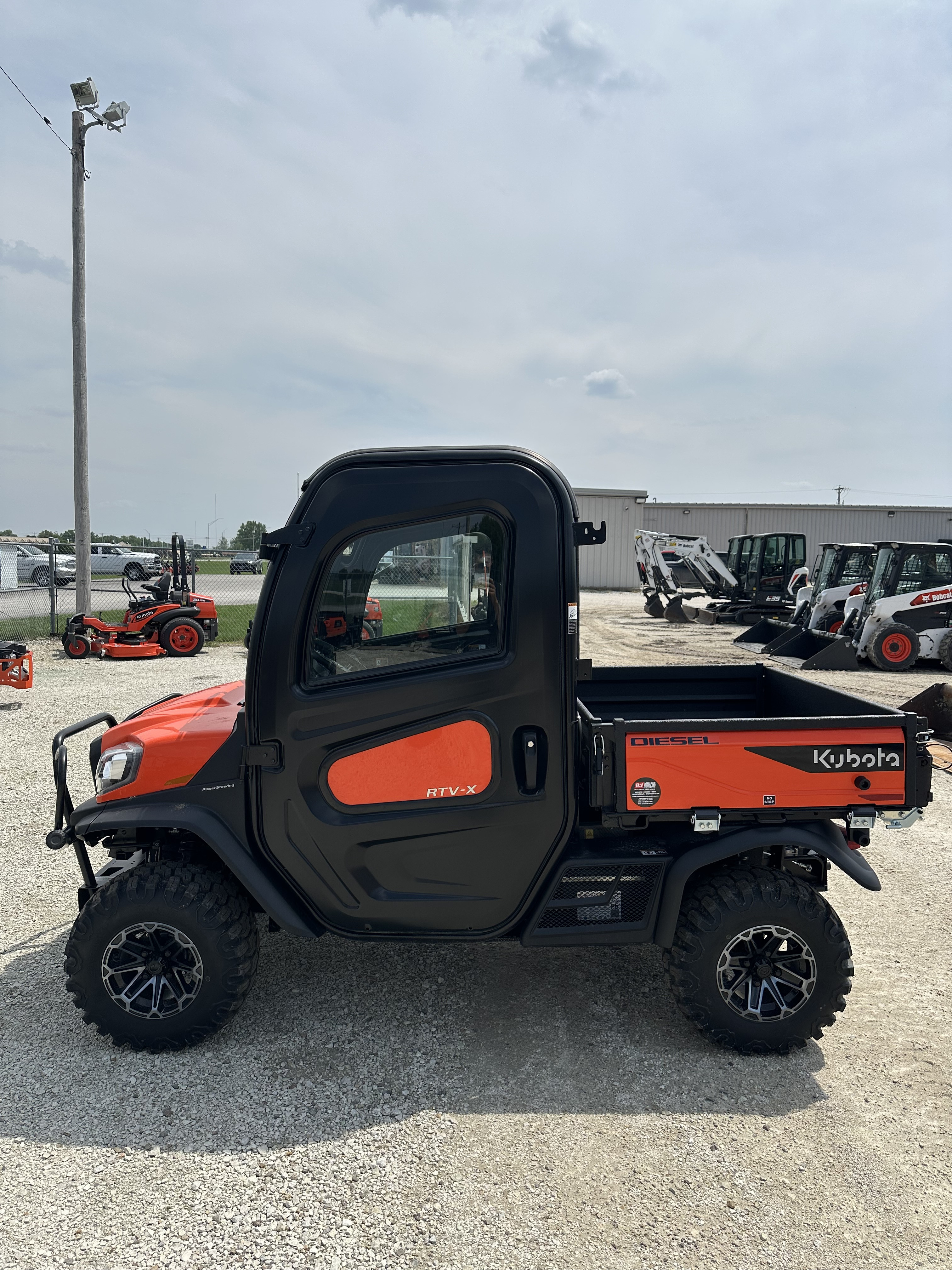 Photo of a 2025 Kubota RTV-X Cab